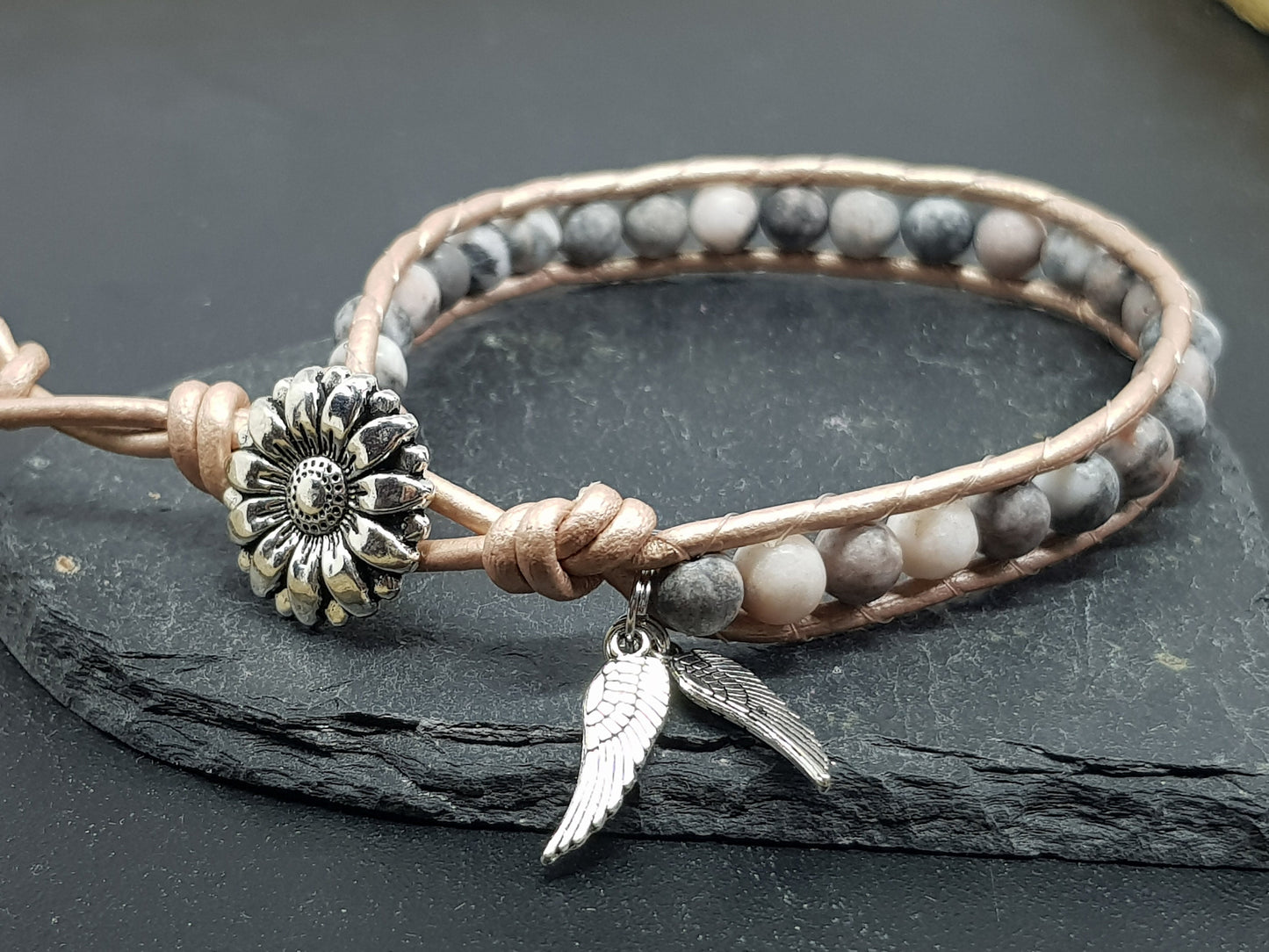 Perlenarmband gewickelt Zebra Jaspis - Bohoarmband Perlen und Leder  - Geschenk Geburtstag Freundin Liebe - Edelstein wählbar