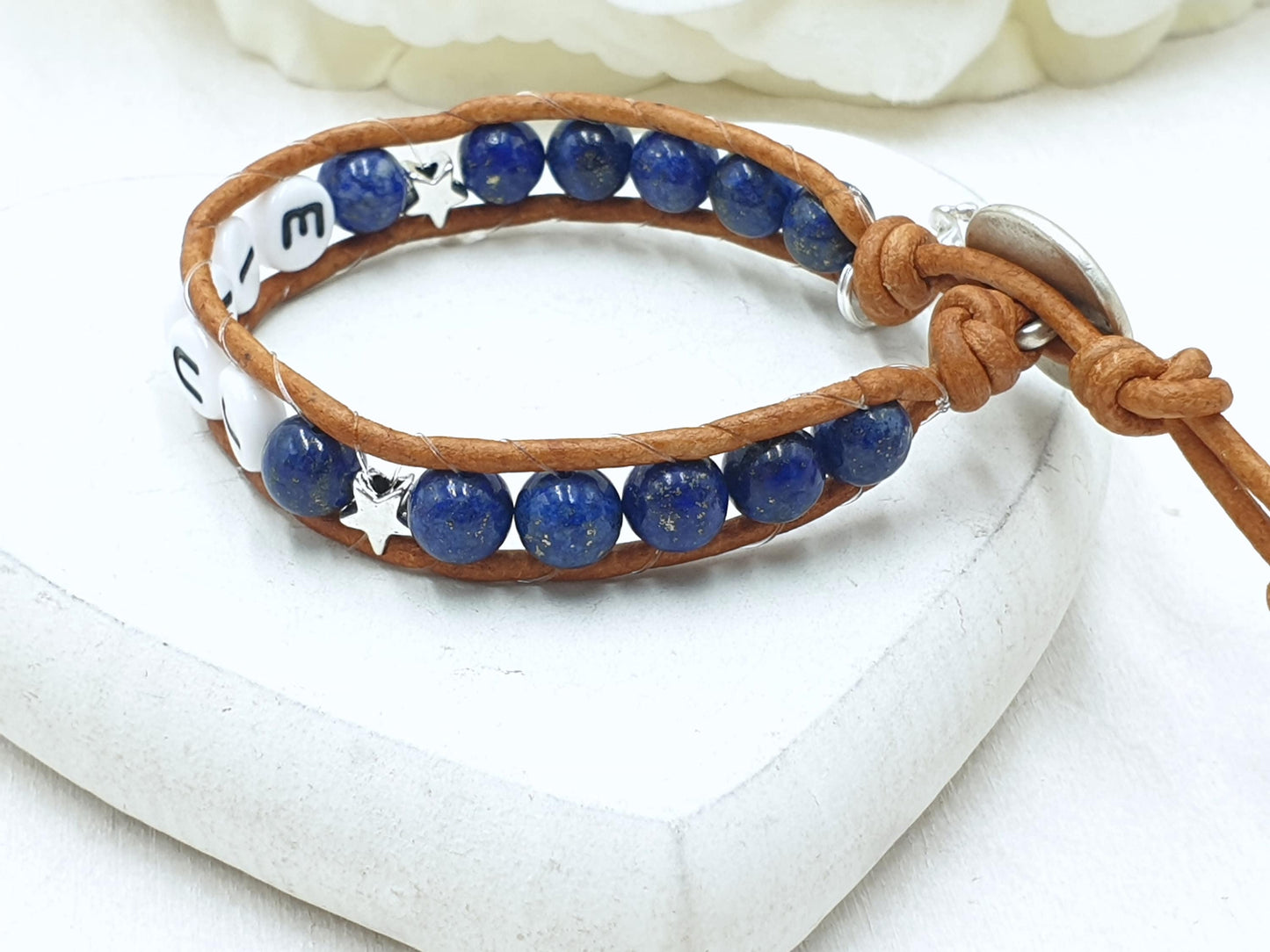Wickelarmband Lapislazuli und Leder mit Name - Geschenkidee Mädchen Namensarmband Perlen - Edelstein nach Wunsch - Handmade personalisierbar