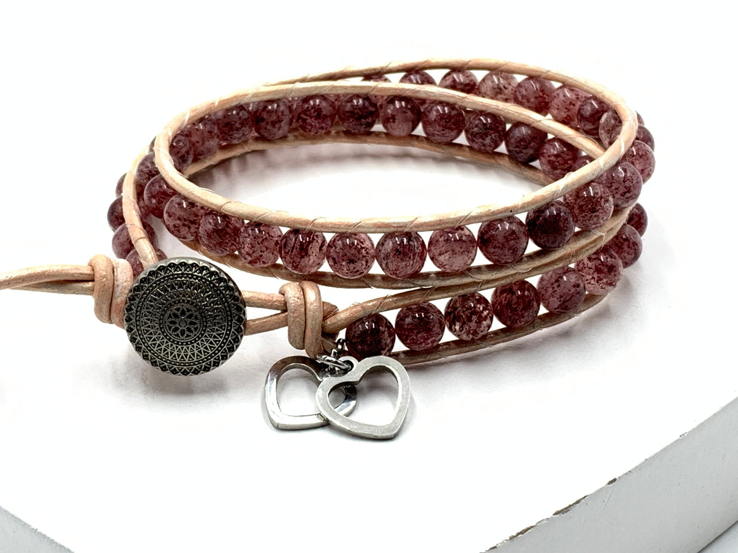 Wickelarmband Erbeerquarz und Leder -  Perlenarmband gewickelt - Bohoarmband - Edelsteinarmband nach Wunsch - Geschenk Mama Liebe Glück