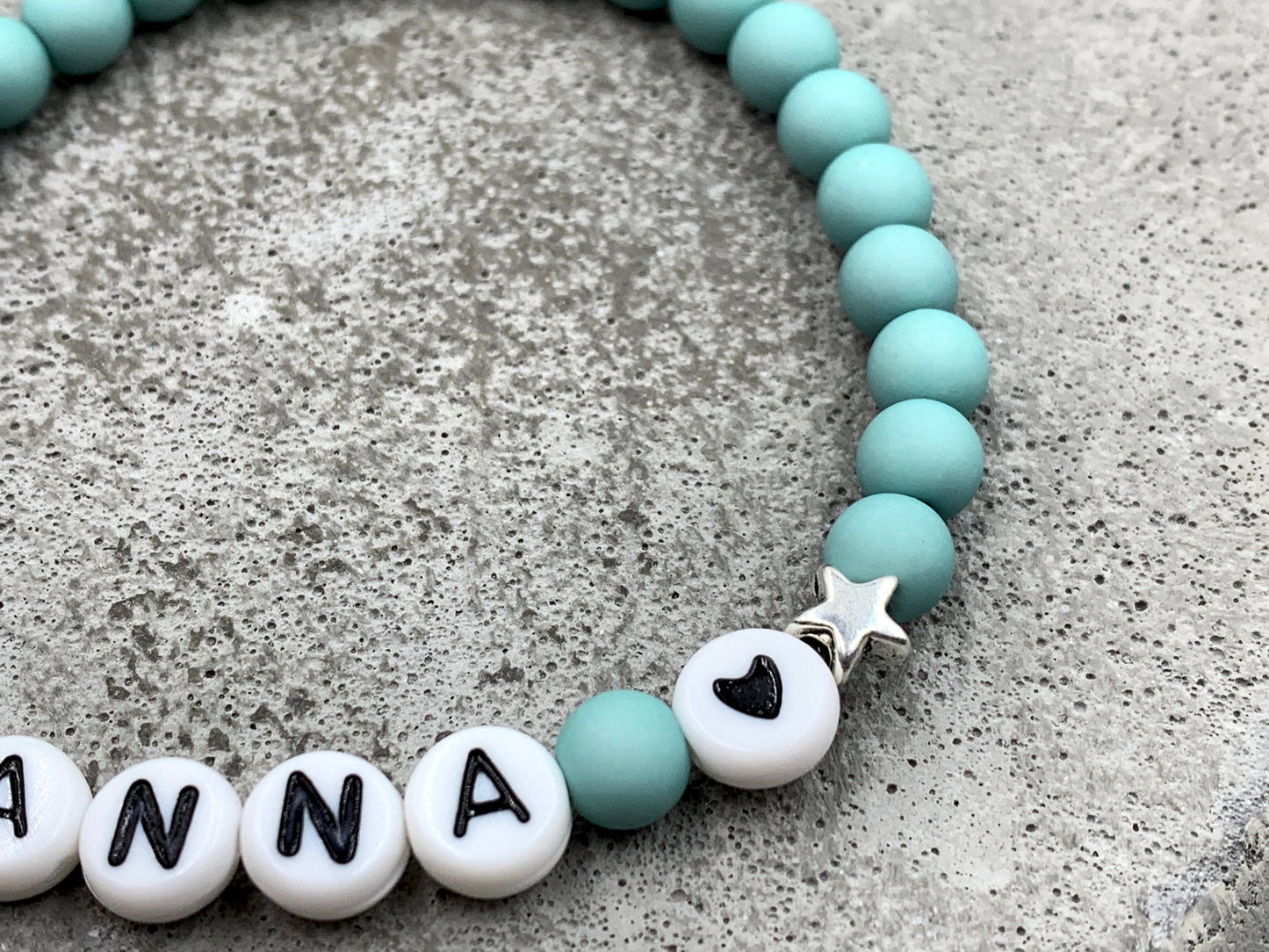 Armband mit Namen Anna Türkis Acryl - Geschenk Mädchen Kinderarmband personalisiert -  Wunschfarbe - viele Farben