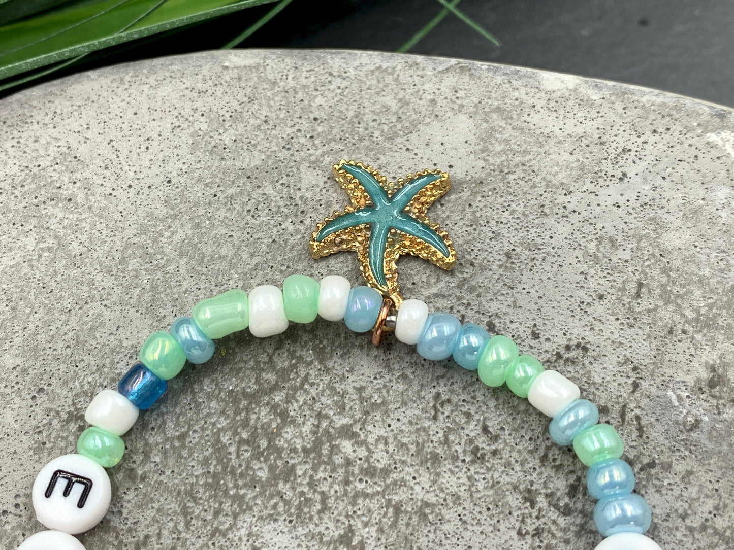 Armband Erste Klasse Grün Blau Rocailles - Glückbringer Perlenarmband erster Schultag Geschenk für Schulkind - viele Farben personalisierbar