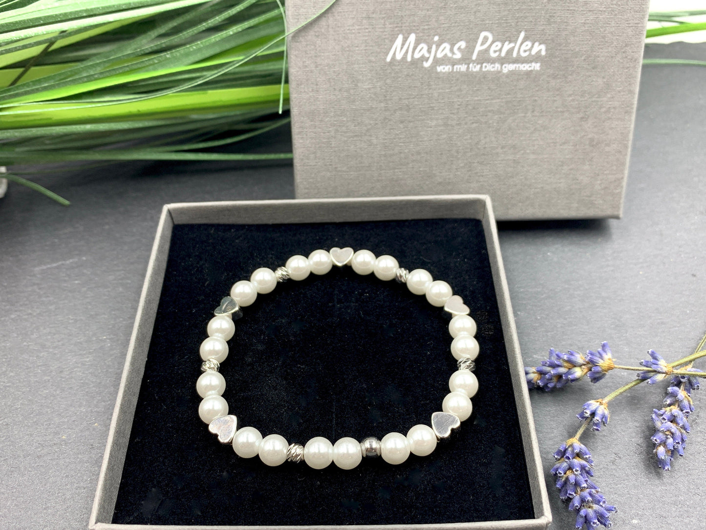 Armband Braut weiß gewachste Glasperlen Perlmuttimitat Herz Platiniert - Brautschmuck Perlenarmband Hochzeit JGA Erinnerungsarmband heiraten