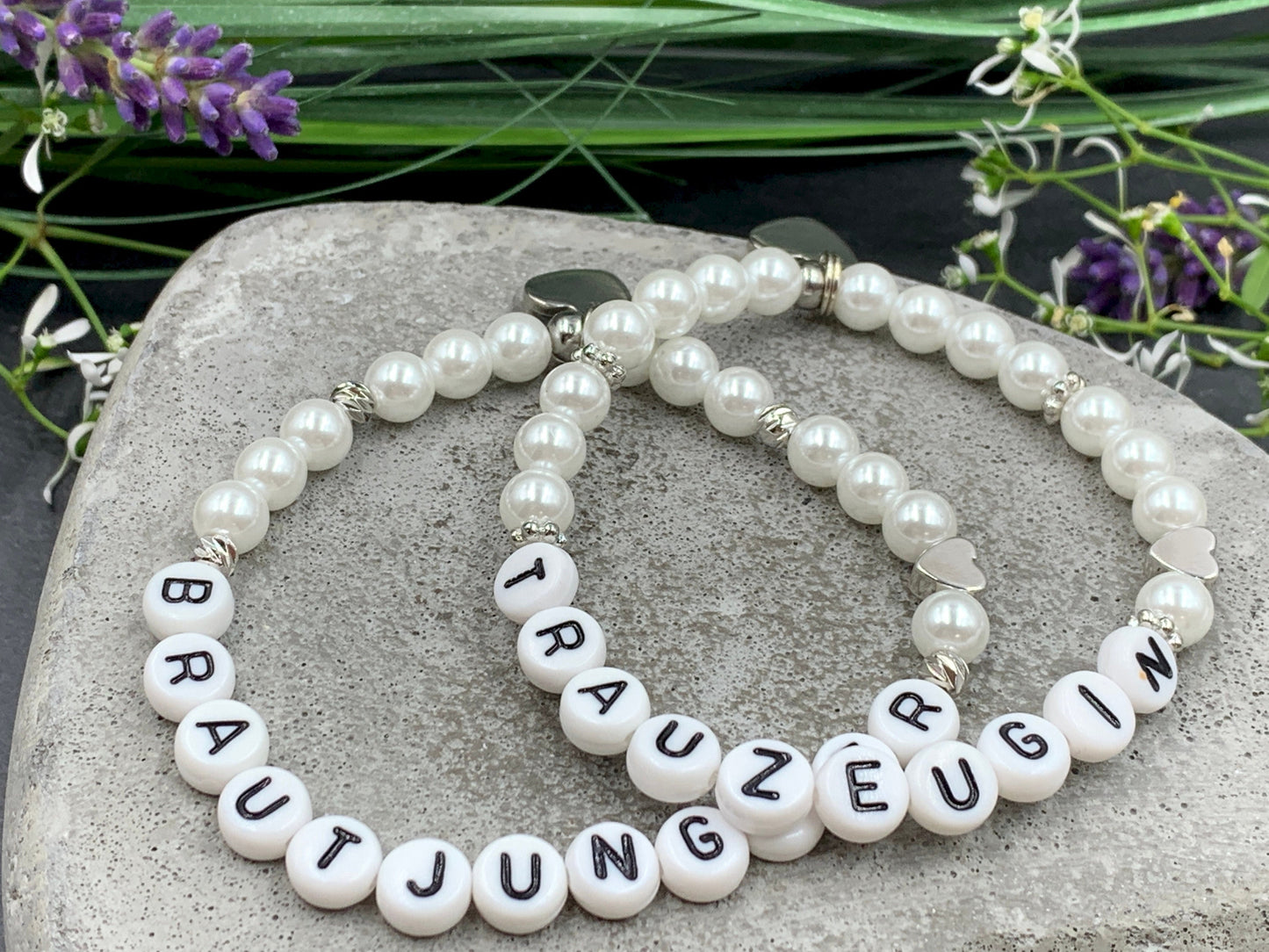 Armband Braut weiß gewachste Glasperlen Perlmuttimitat Herz Platiniert - Brautschmuck Perlenarmband Hochzeit JGA Erinnerungsarmband heiraten