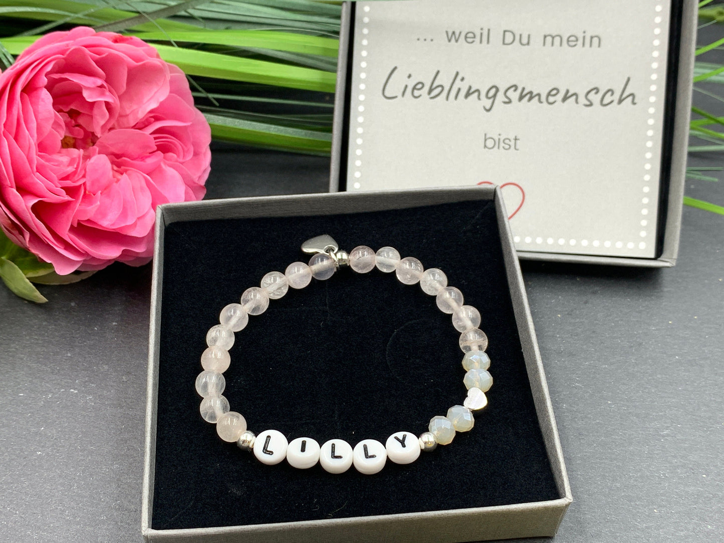 Namensarmband Rosenquarz Lilly - 925 Silber Perlen - Herz Messing Platiniert - Geschenk Mädchen Mama Liebe Perlenarmband - Edelstein wählbar