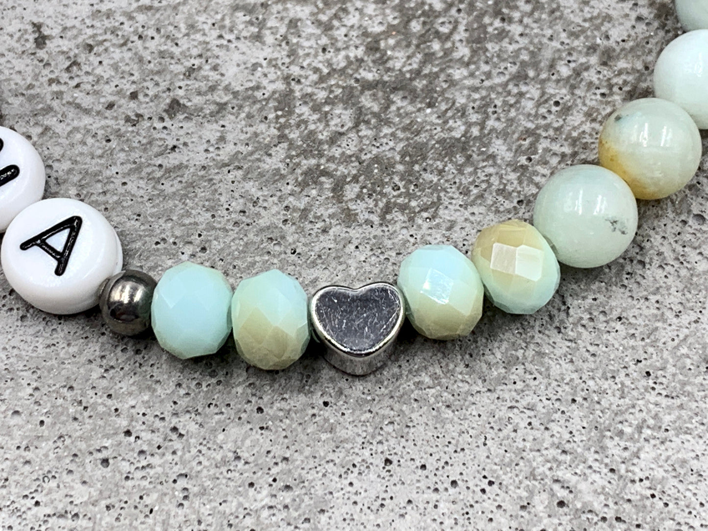 Perlenarmband Amazonit mit Namen - Namensarmband mit Herz Platiniert - 925 Silber Perlen - echte Edelsteine nach Wunsch - Geschenk Mama