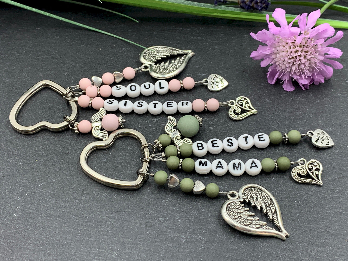Schlüsselanhänger Beste Mama Acryl Oliv - Geschenk Mutter Großmutter Geburt Liebe - personalisierbar viele Farben - Edelsteine möglich