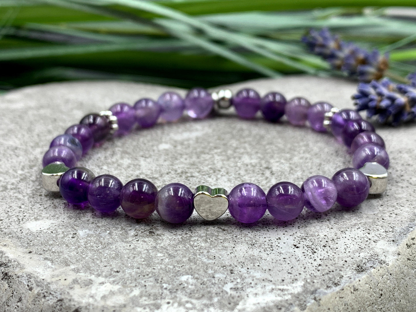 Armband Amethyst Herz platiniert - Geschenk Liebe Glück Herzmensch - Perlenarmband Naturstein echt - personalisierbar - viele Edelsteine
