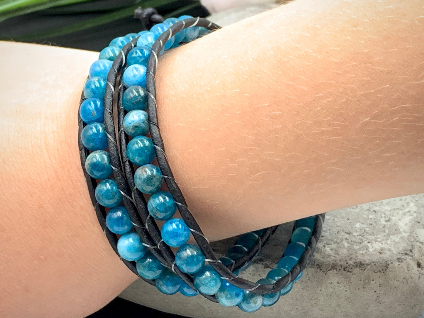 Armband gewickelt Apatit echt und Leder - Wickelarmband mit Wunschedelstein - Schmuck Boho Vintage Style - Edelstein wählbar