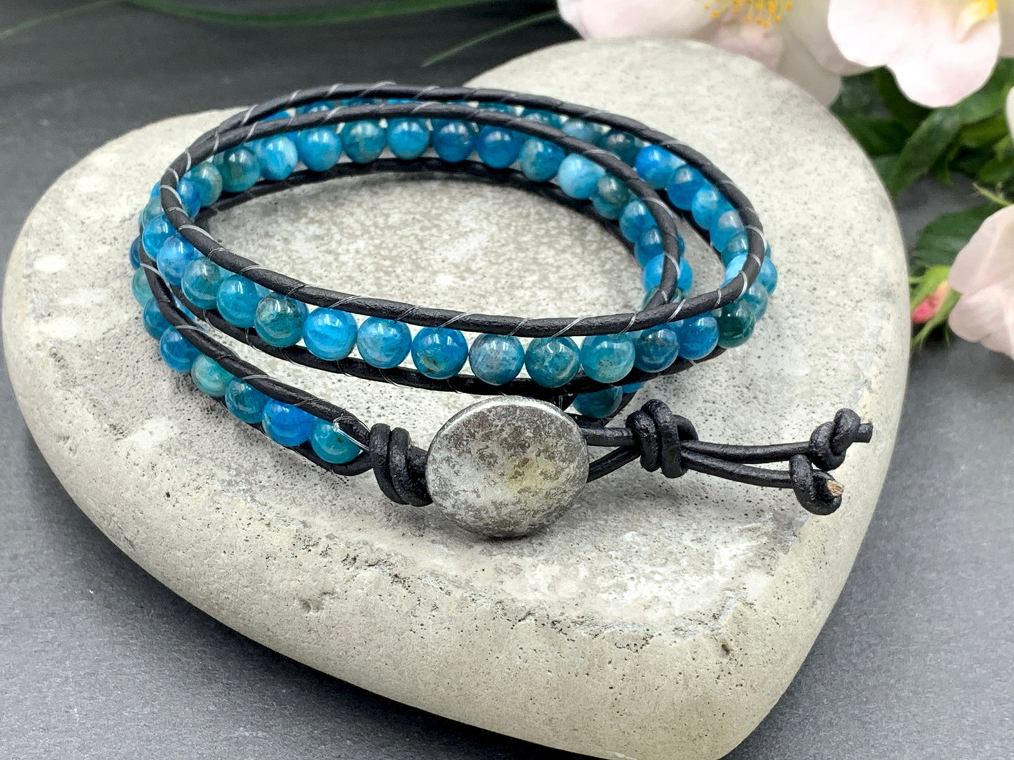 Armband gewickelt Apatit echt und Leder - Wickelarmband mit Wunschedelstein - Schmuck Boho Vintage Style - Edelstein wählbar