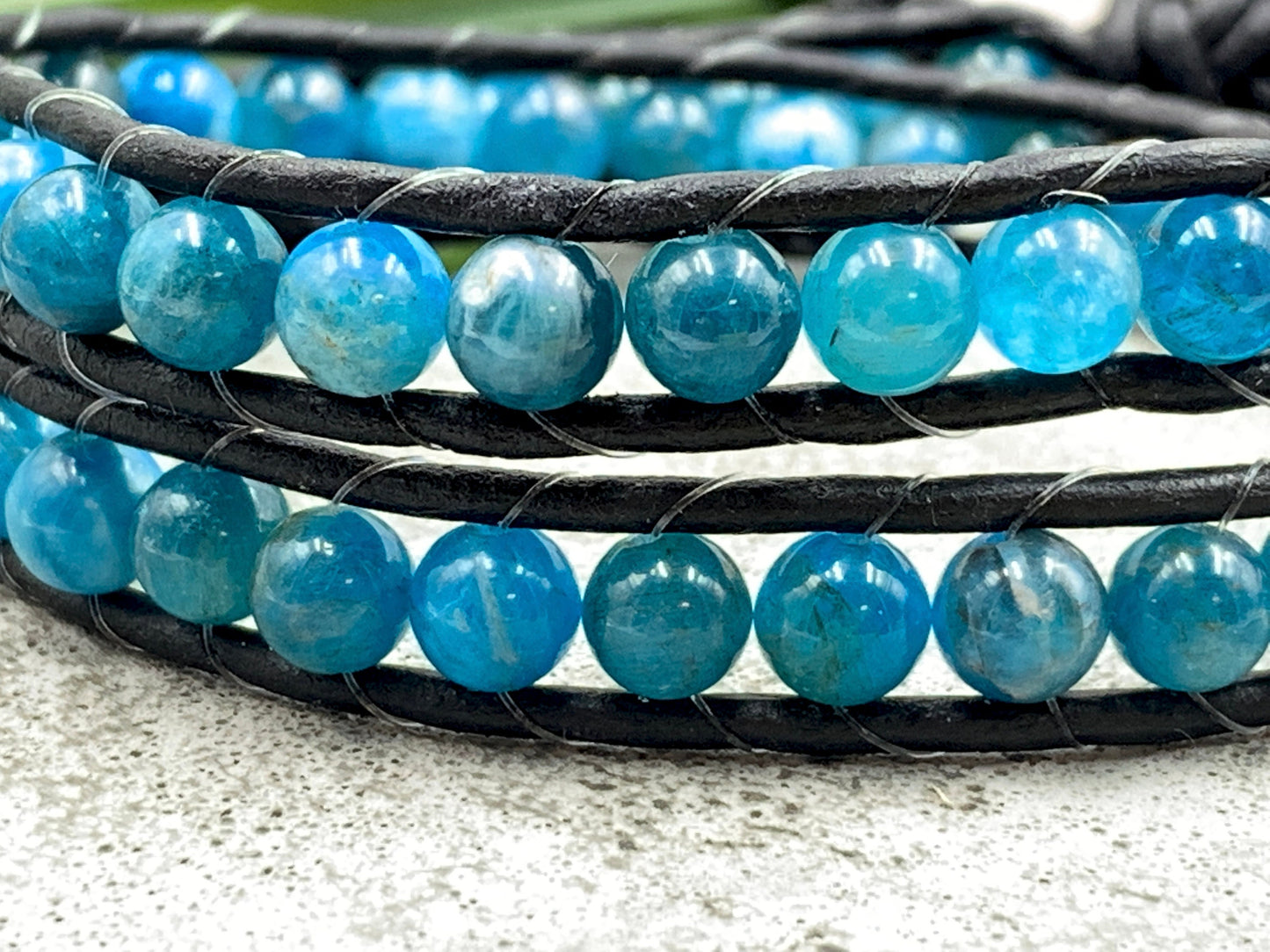 Armband gewickelt Apatit echt und Leder - Wickelarmband mit Wunschedelstein - Schmuck Boho Vintage Style - Edelstein wählbar