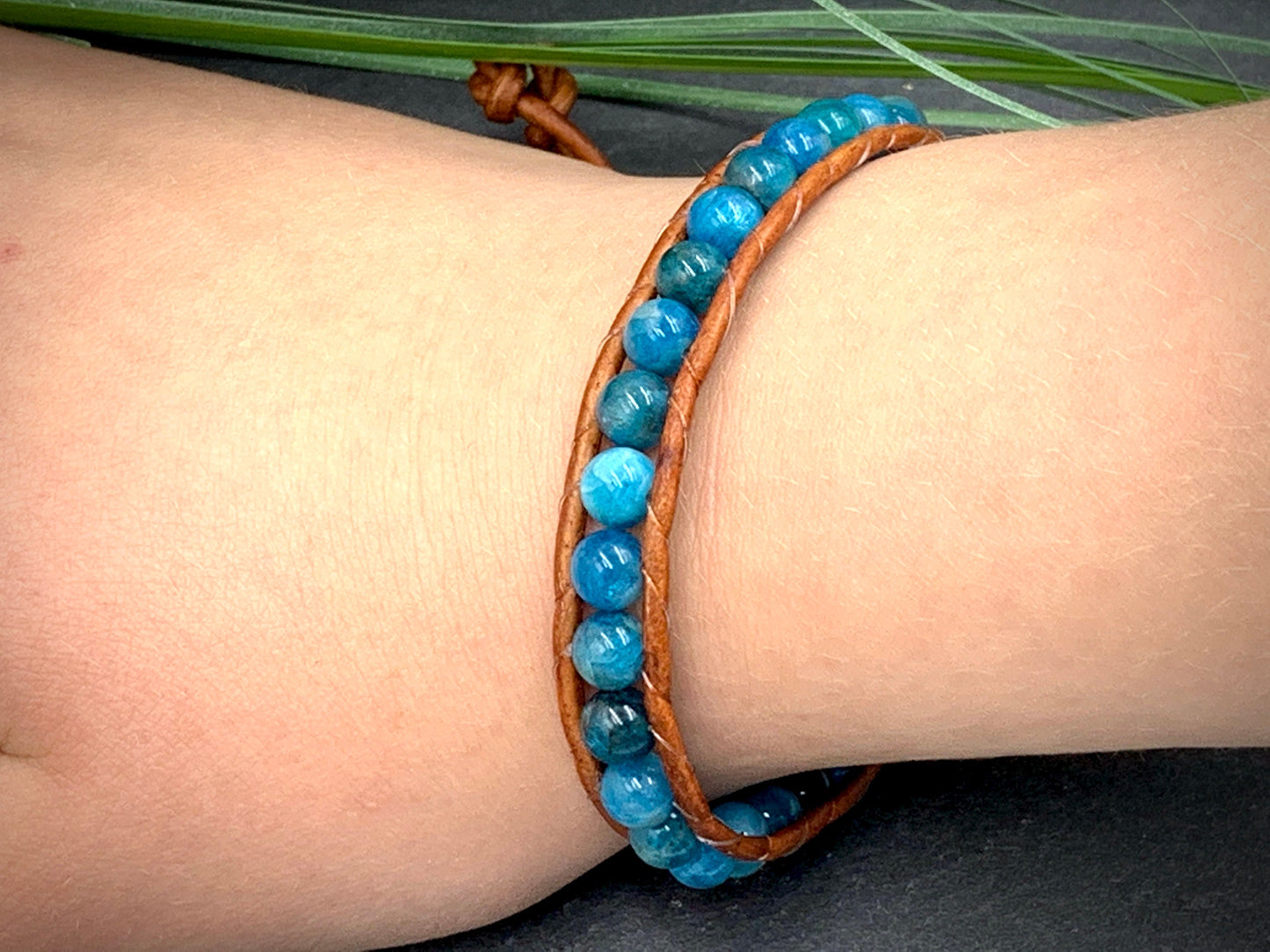 Wickelarmband Apatit echt mit Leder - gewickeltes Perlenarmband - Geschenk beste Freundin Lieblingsmnsch - Wunschedelstein