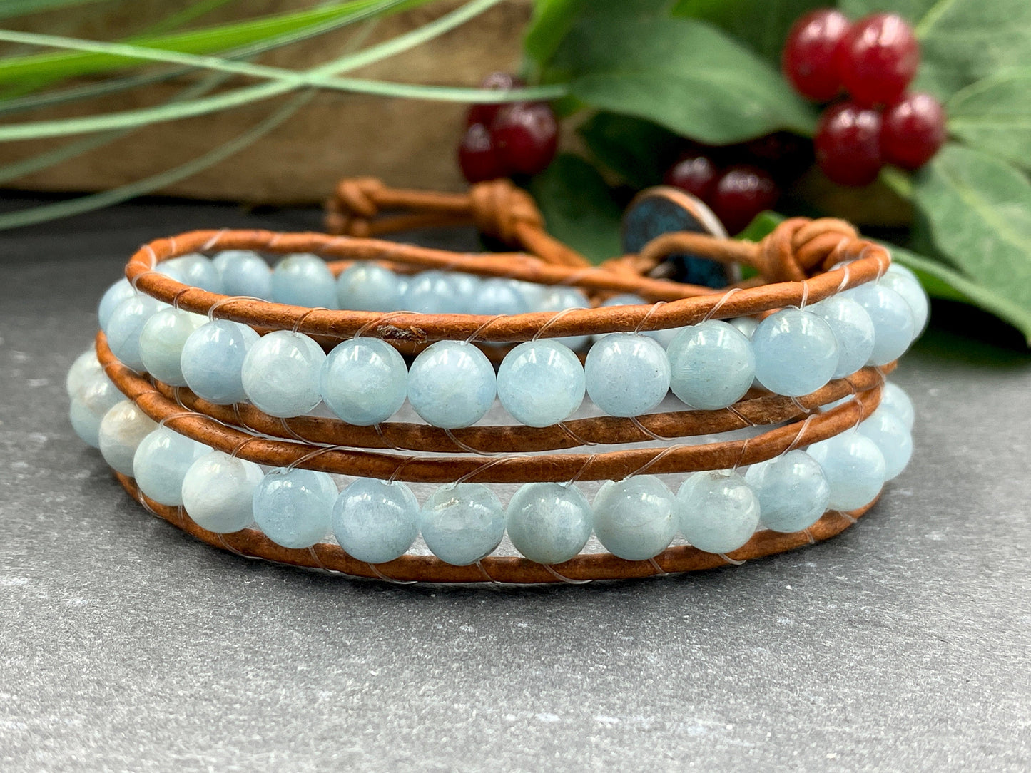 Wickelarmband Aquamarin echt und Leder - Perlenarmband gewickelt Bohostil - Geschenk liebe Freundin - Edelstein wählbar