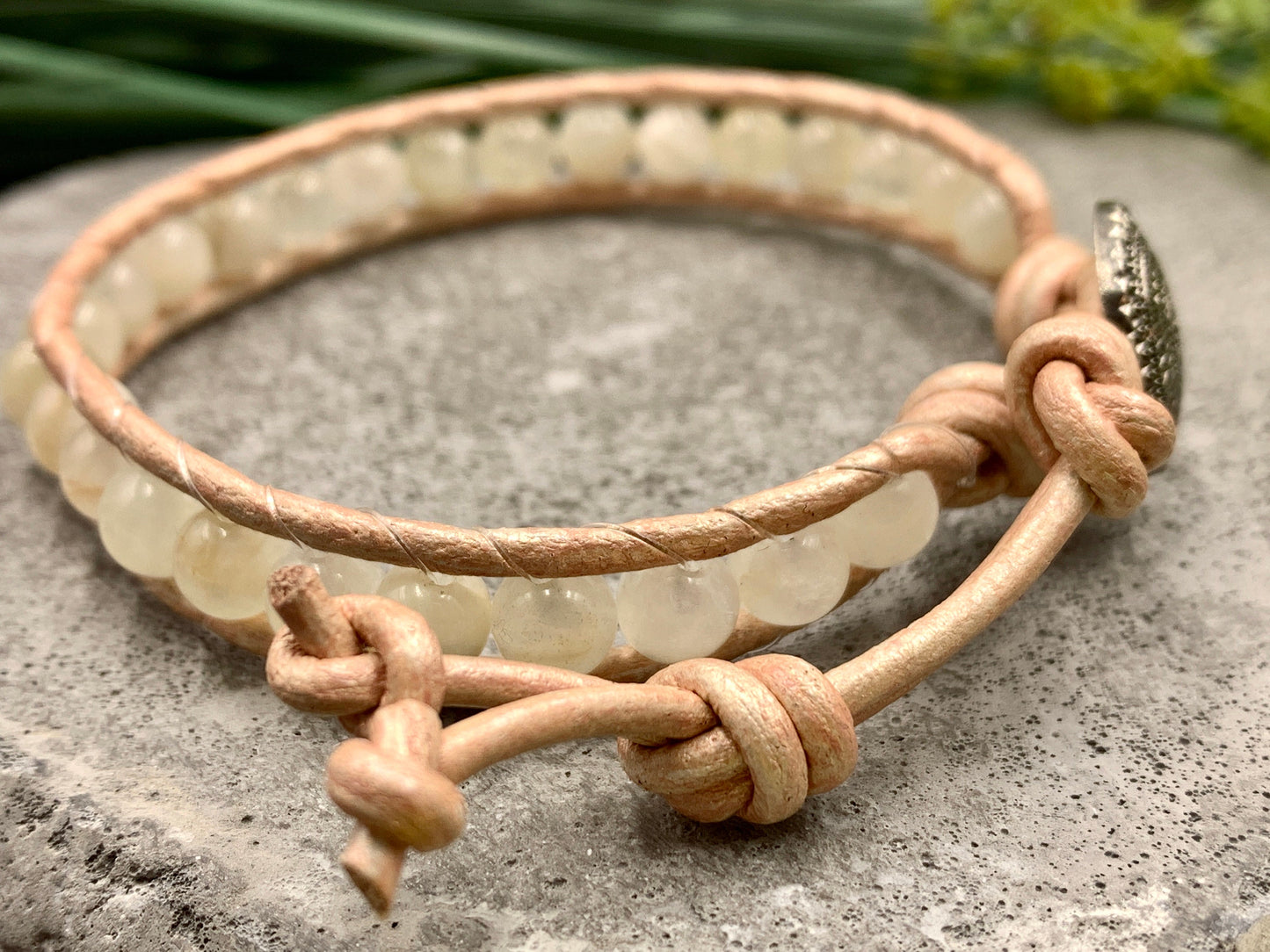 Wickelarmband Mondstein echter Naturstein und Leder - Bohoarmband gewickelt - Geschenk Liebe beste Freundin Schutzstein - viele Edelsteine