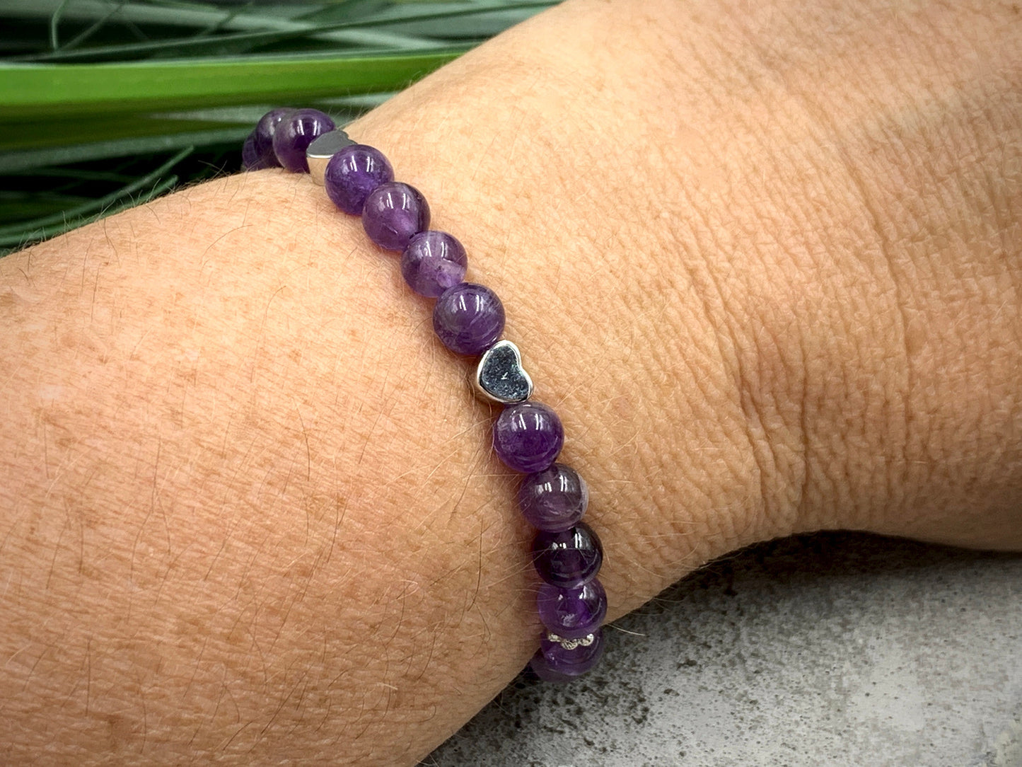 Armband Amethyst Herz platiniert - Geschenk Liebe Glück Herzmensch - Perlenarmband Naturstein echt - personalisierbar - viele Edelsteine