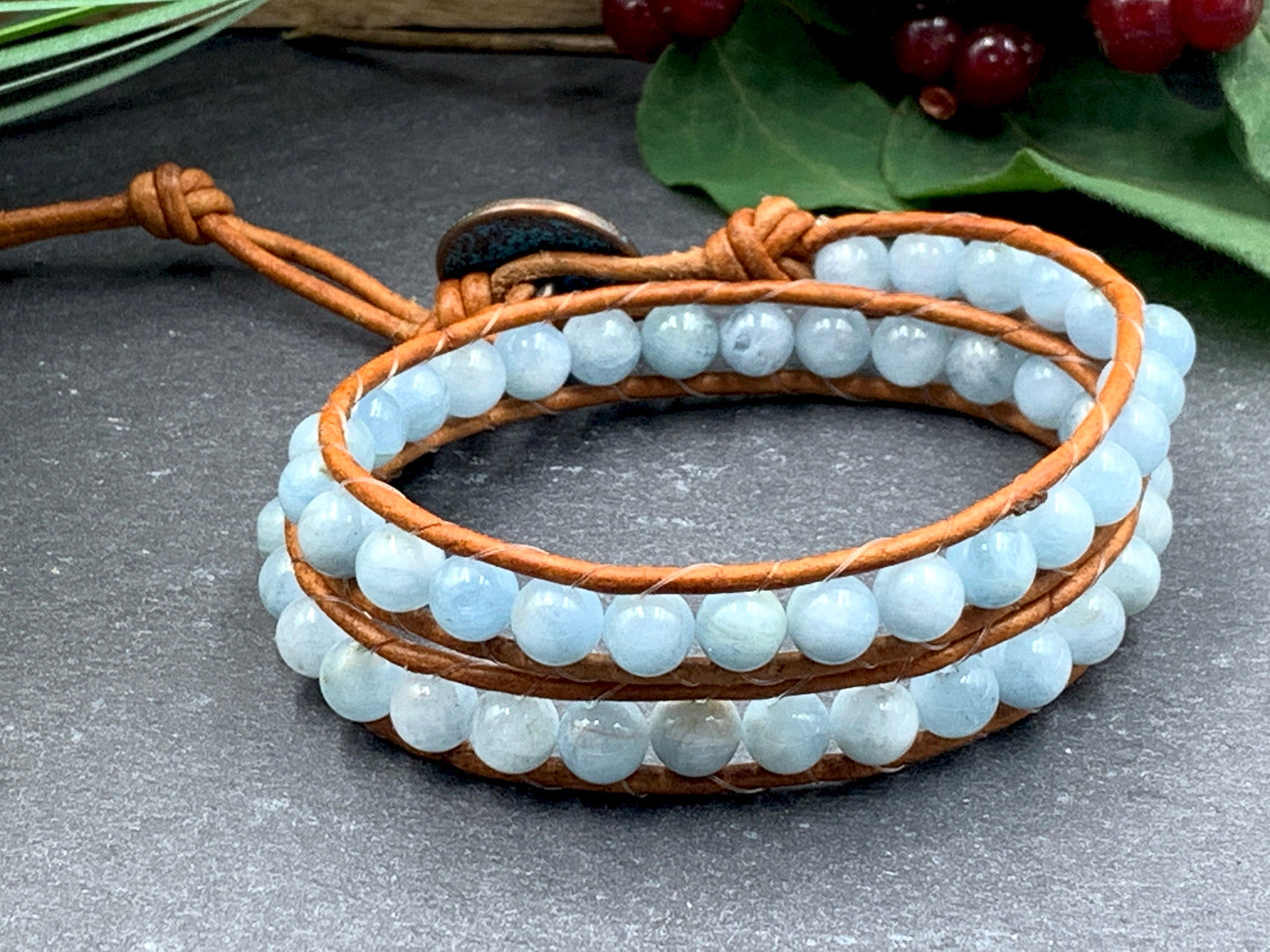 Wickelarmband Aquamarin echt und Leder - Perlenarmband gewickelt Bohostil - Geschenk liebe Freundin - Edelstein wählbar