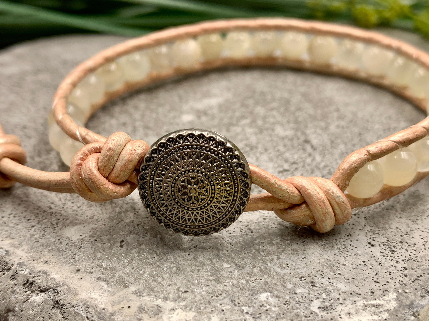 Wickelarmband Mondstein echter Naturstein und Leder - Bohoarmband gewickelt - Geschenk Liebe beste Freundin Schutzstein - viele Edelsteine