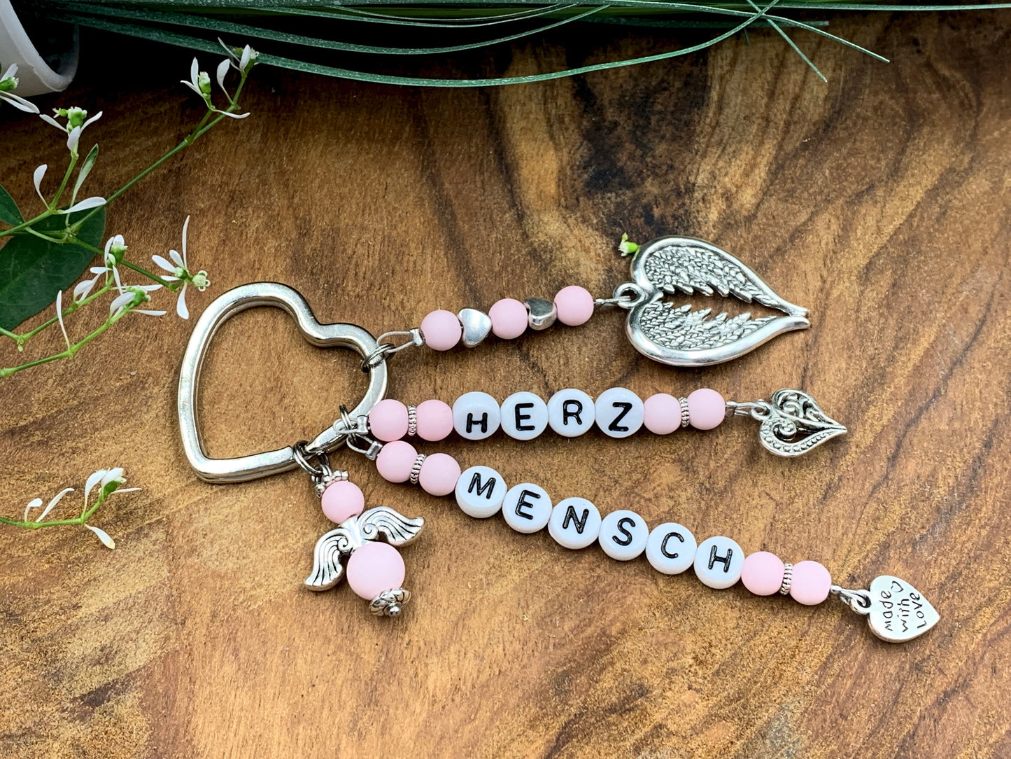 Schlüsselanhänger Herzmensch Perlen Acryl Zartrosa - Geschenk Liebe Lieblingsmensch Freundschaft - personalisierbar echte Edelsteine möglich