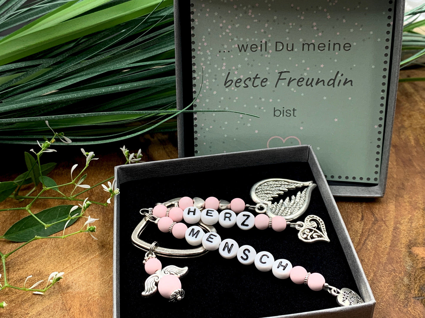 Schlüsselanhänger Herzmensch Perlen Acryl Zartrosa - Geschenk Liebe Lieblingsmensch Freundschaft - personalisierbar echte Edelsteine möglich