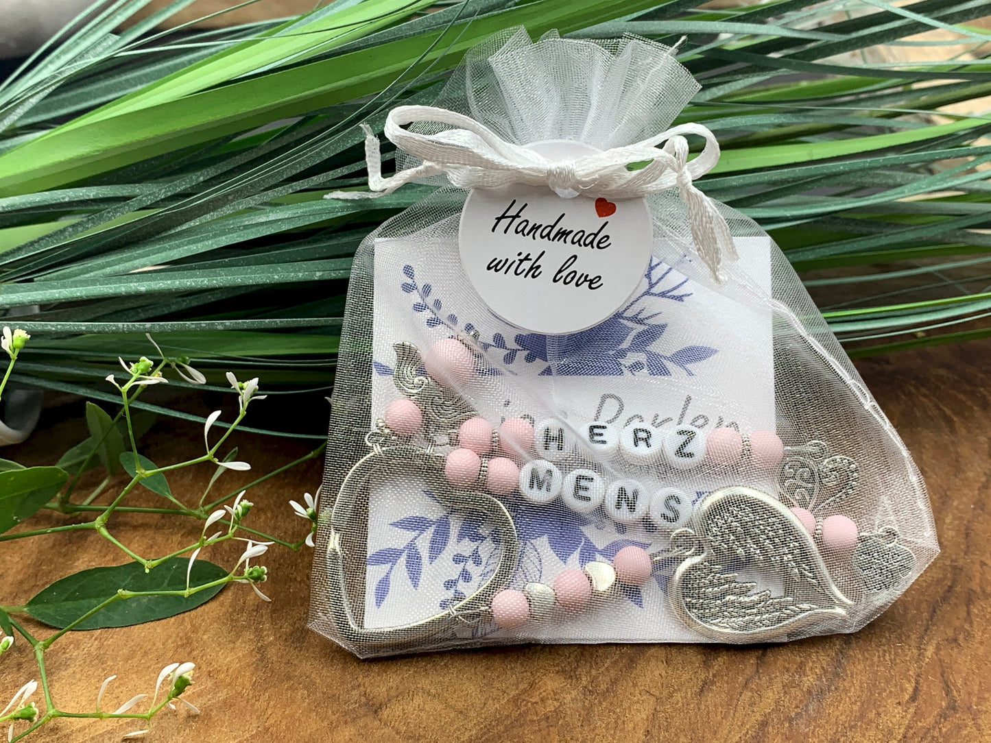 Schlüsselanhänger Herzmensch Perlen Acryl Zartrosa - Geschenk Liebe Lieblingsmensch Freundschaft - personalisierbar echte Edelsteine möglich