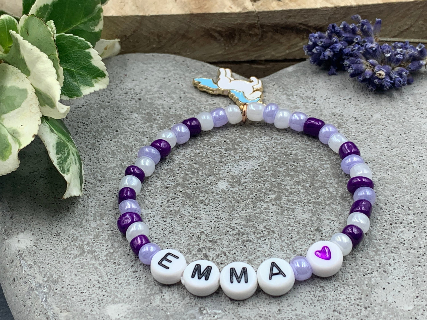 Armband Name Emma Lila Flieder Weiß - Geschenk Mädchen Kinderarmband Glasperlen Perlenarmband Lieblingsmensch  Namensarmband bunt - Farbwahl