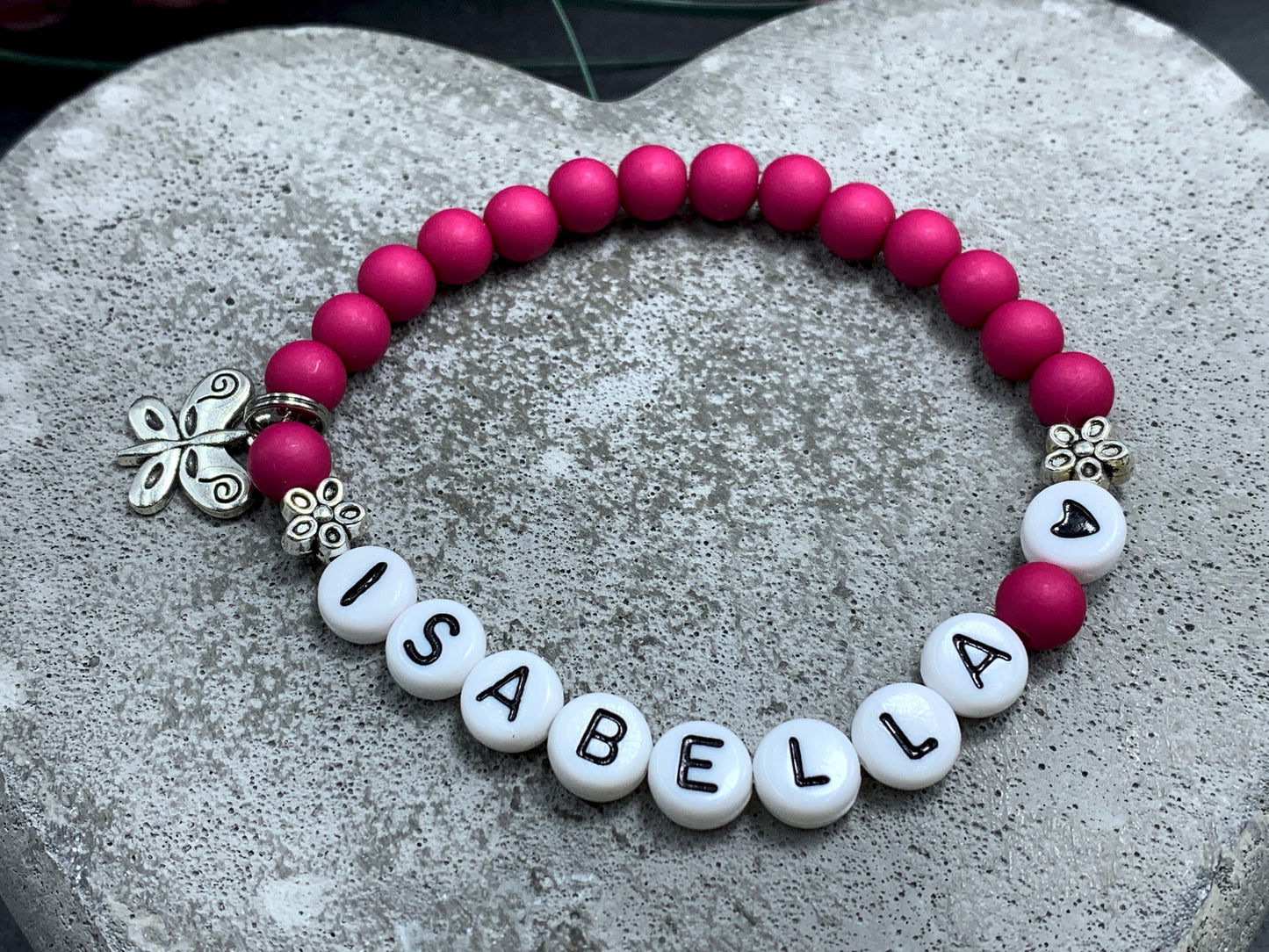 Armband mit Namen Isabella Beere Acryl 6 mm - Namensarmband Geschenk Mädchen Kinderarmband - viele Farben - anpassbar