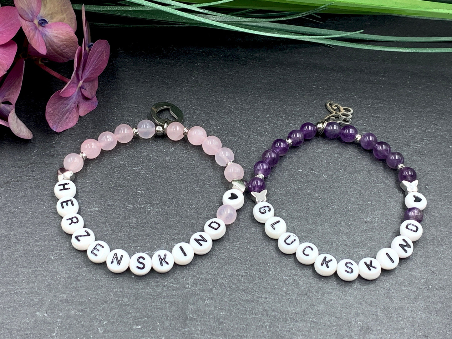 Armband Herzenskind Rosenquarz Herzen Facettenperlen Messing platiniert -  Mädchenarmband Geschenk Kinder Lieblingsmensch Wunschedelstein