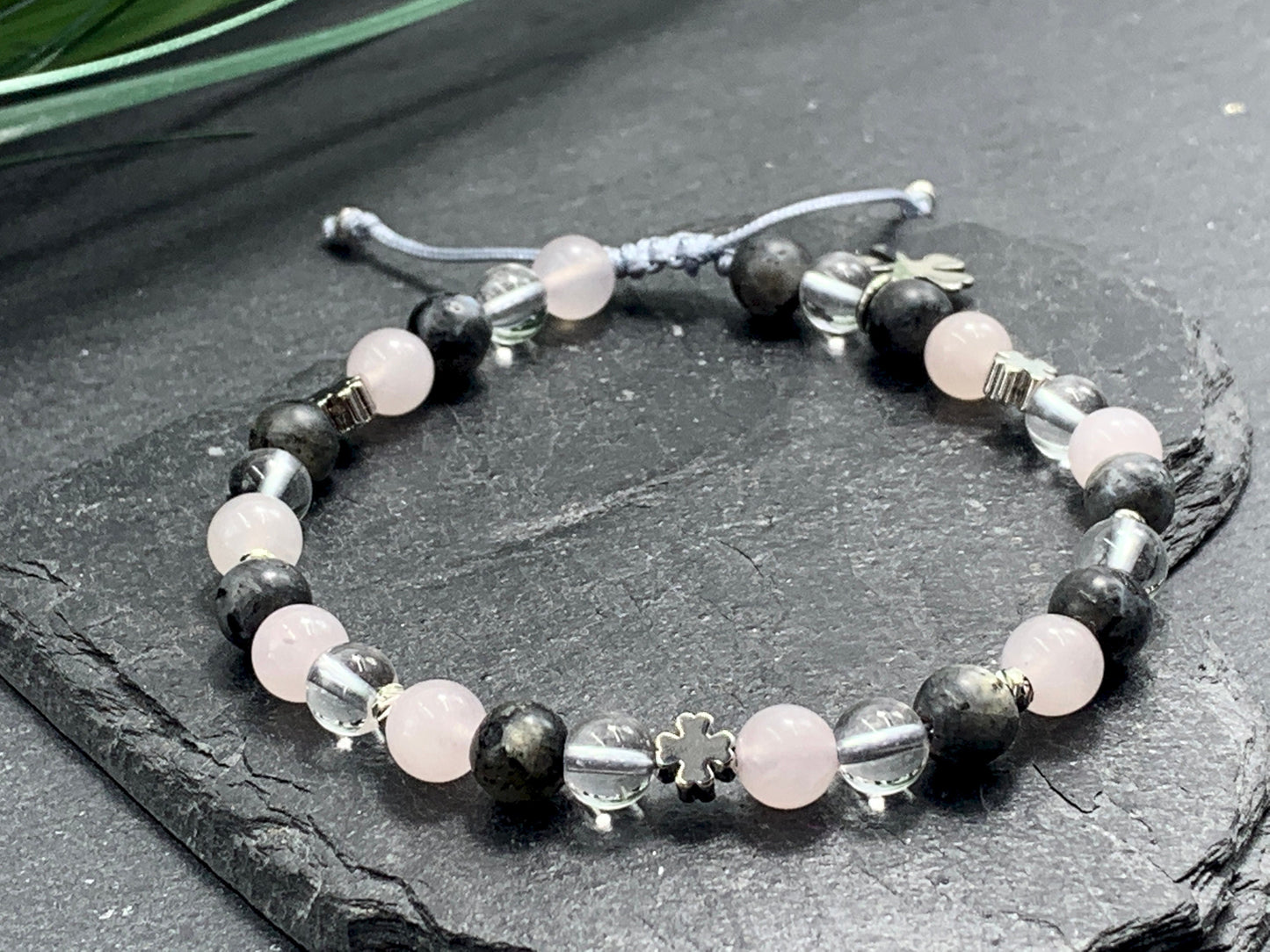 Armband Bergkristall Rosenquarz Labradorit Glücksklee - Schmuck Wohlbefinden positive Energie Optimismus - Geschenk Lieblingsmensch Freundin