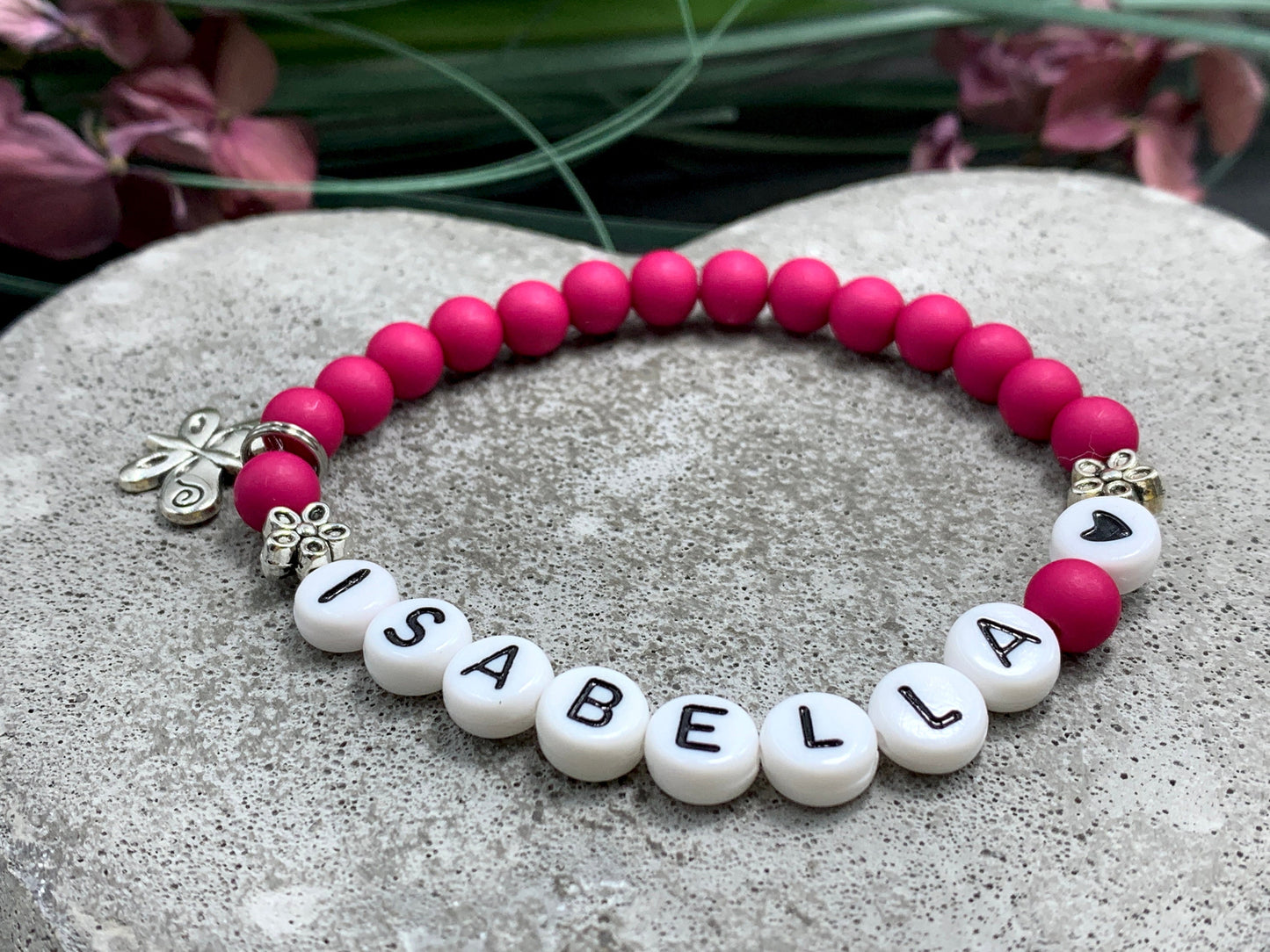 Armband mit Namen Isabella Beere Acryl 6 mm - Namensarmband Geschenk Mädchen Kinderarmband - viele Farben - anpassbar
