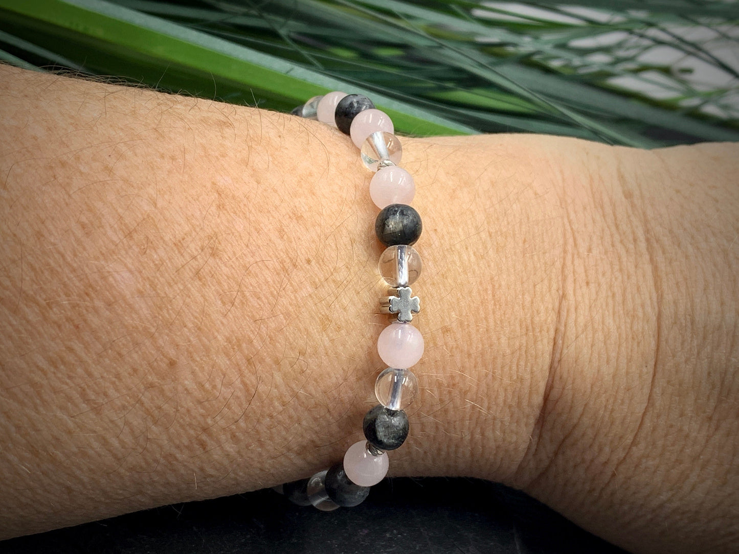 Armband Bergkristall Rosenquarz Labradorit Glücksklee - Schmuck Wohlbefinden positive Energie Optimismus - Geschenk Lieblingsmensch Freundin