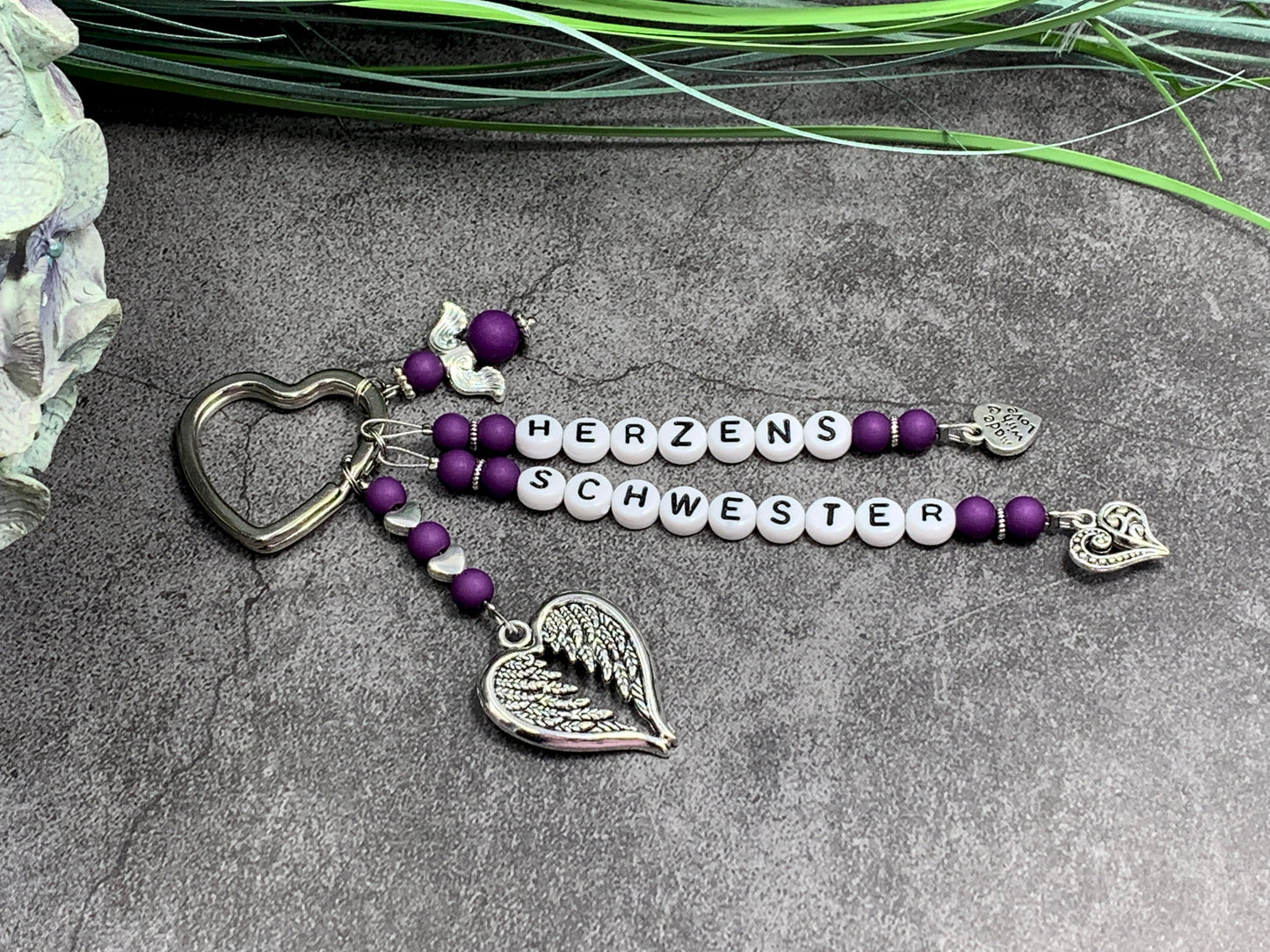 Schlüsselanhänger Herzensschwester - Perlen Acryl Purple - Geschenk Lieblingsmensch beste Freundin - personalisierbar - Edelsteine möglich