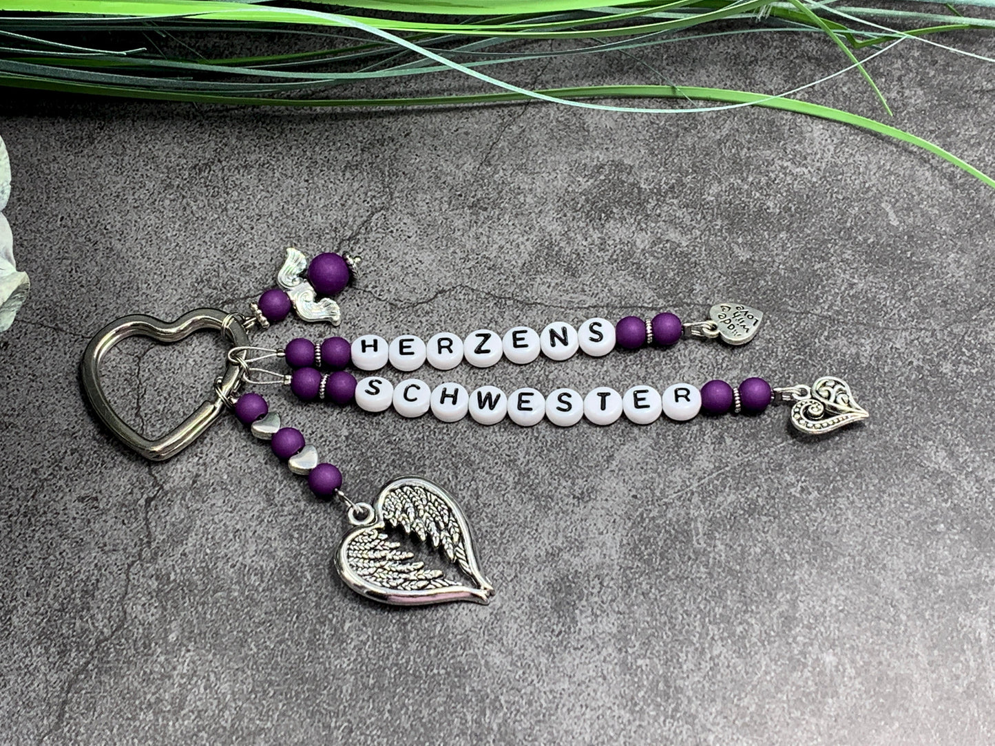 Schlüsselanhänger Herzensschwester - Perlen Acryl Purple - Geschenk Lieblingsmensch beste Freundin - personalisierbar - Edelsteine möglich