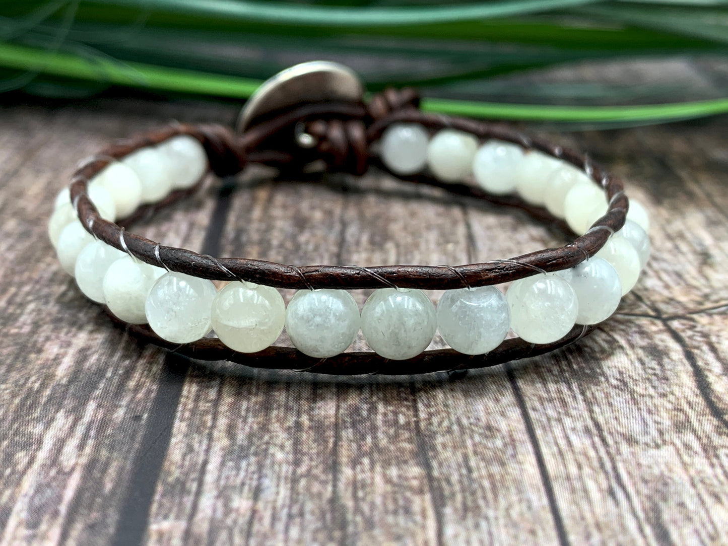 Wickelarmband Mondstein echter Naturstein und Leder - Armband gewickelt Bohostil - Geschenk Mama Liebe Glück - Wunschedelstein