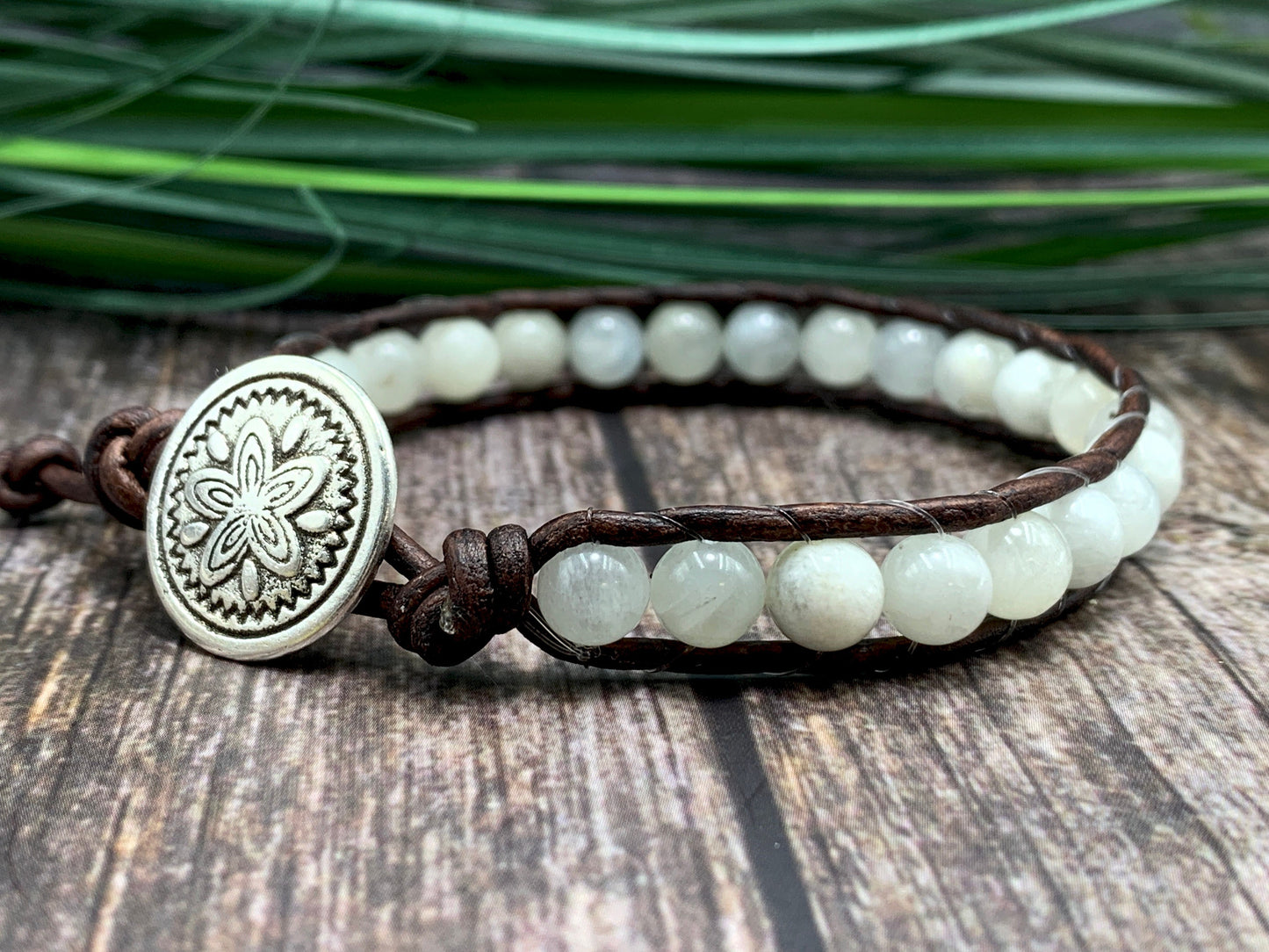 Wickelarmband Mondstein echter Naturstein und Leder - Armband gewickelt Bohostil - Geschenk Mama Liebe Glück - Wunschedelstein