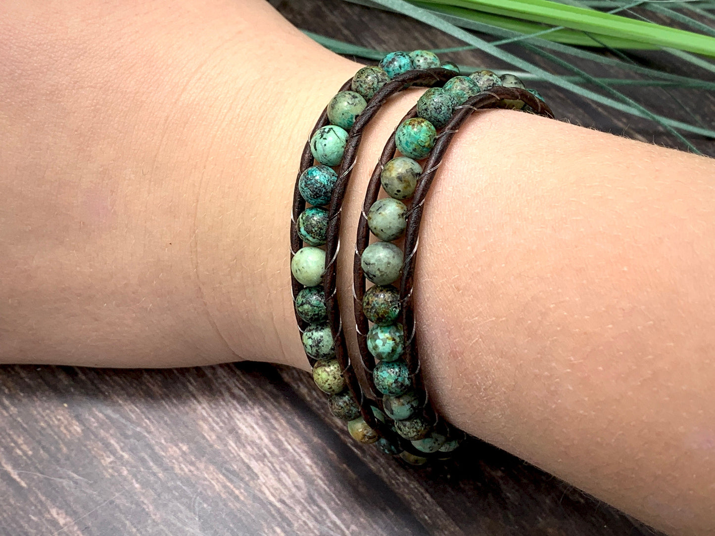 Wickelarmband Afrikanischer Türkis und Leder - gewickeltes Bohoarmband aus Natursteinen - Geschenk Mama Lieblingsmensch - Edelstein wählbar