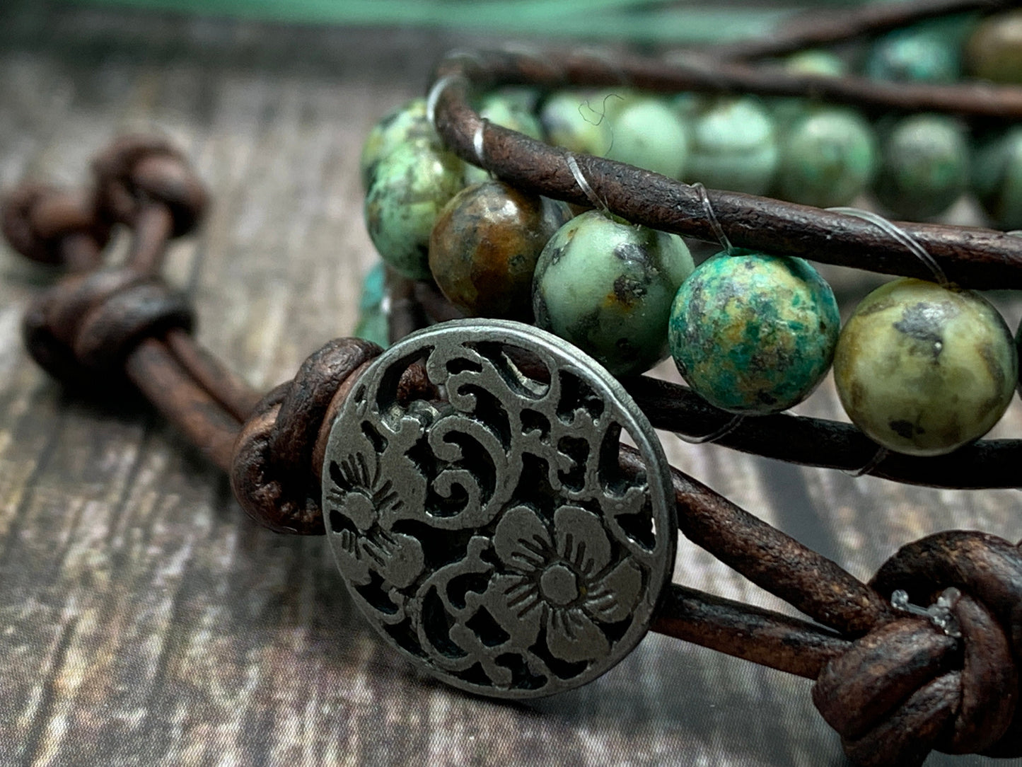 Wickelarmband Afrikanischer Türkis und Leder - gewickeltes Bohoarmband aus Natursteinen - Geschenk Mama Lieblingsmensch - Edelstein wählbar