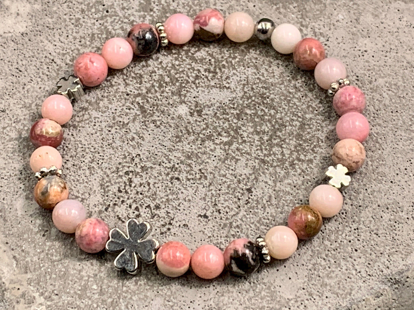 Glücksarmband Rhodonit Kleeperlen Daisyperlen echt platiniert - Geschenk Liebe Mut Schutz Glück - Edelstein wählbar - Glücksarmband