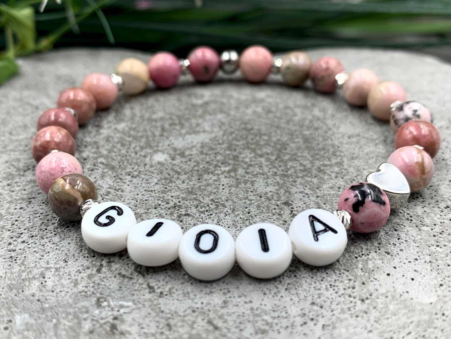 Perlenarmband Initialen Rhodonit echte Naturperlen - Herz Platiniert - Namensarmband Geschenk Liebe Mama Lieblingsmensch - personalisierbar