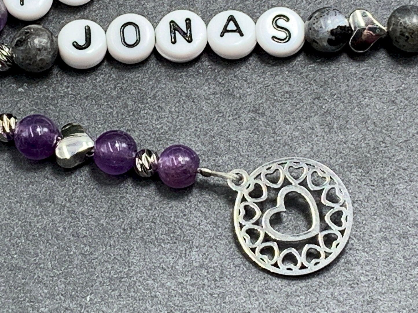 Schlüsselanhänger Perlen mit Namen Amethyst und Labradorit echte Natursteine - Geschenk Mama Geburt Familie Liebe - personalisierbar
