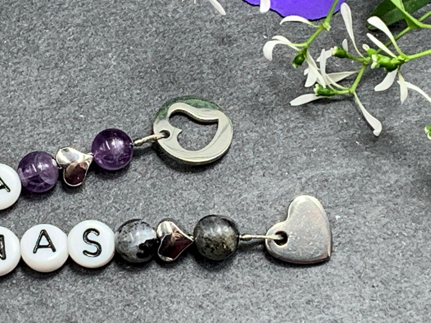 Schlüsselanhänger Perlen mit Namen Amethyst und Labradorit echte Natursteine - Geschenk Mama Geburt Familie Liebe - personalisierbar