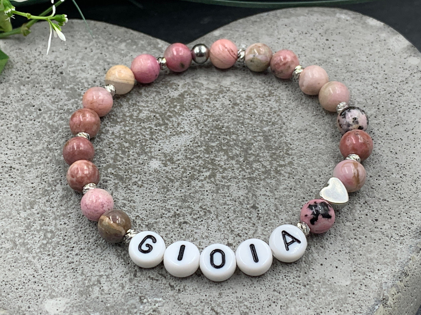 Perlenarmband Initialen Rhodonit echte Naturperlen - Herz Platiniert - Namensarmband Geschenk Liebe Mama Lieblingsmensch - personalisierbar