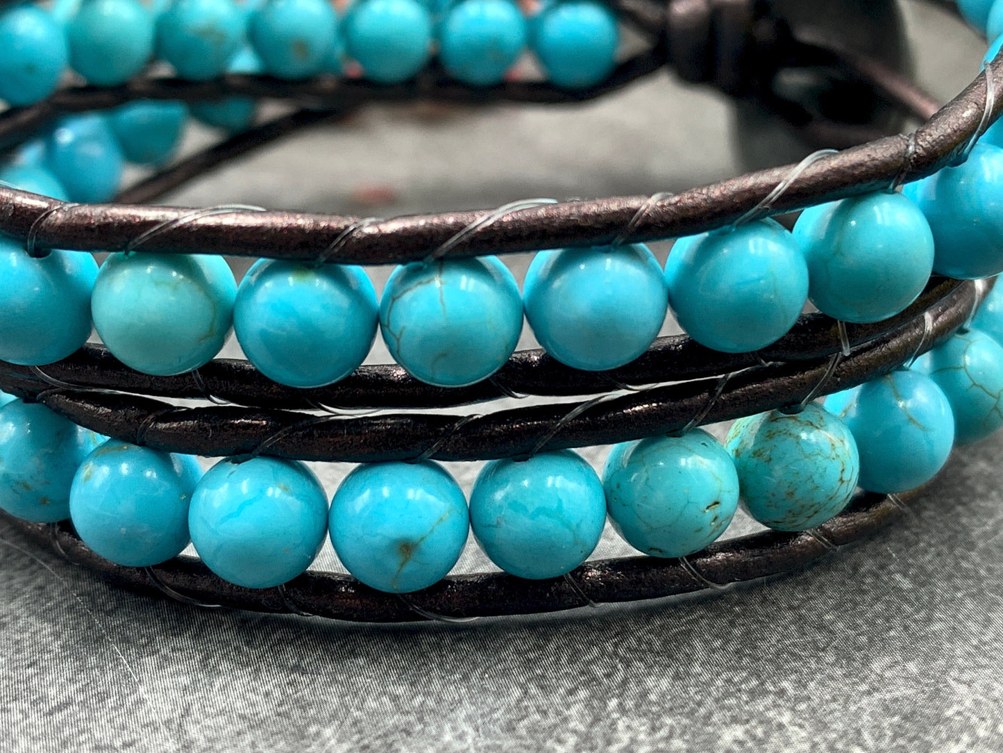 Wickelarmband Türkise und Leder -  Perlenarrmband gewickelt im Bohostil - Geschenk Liebe Freundin Geburtstag - Edelstein wählbar