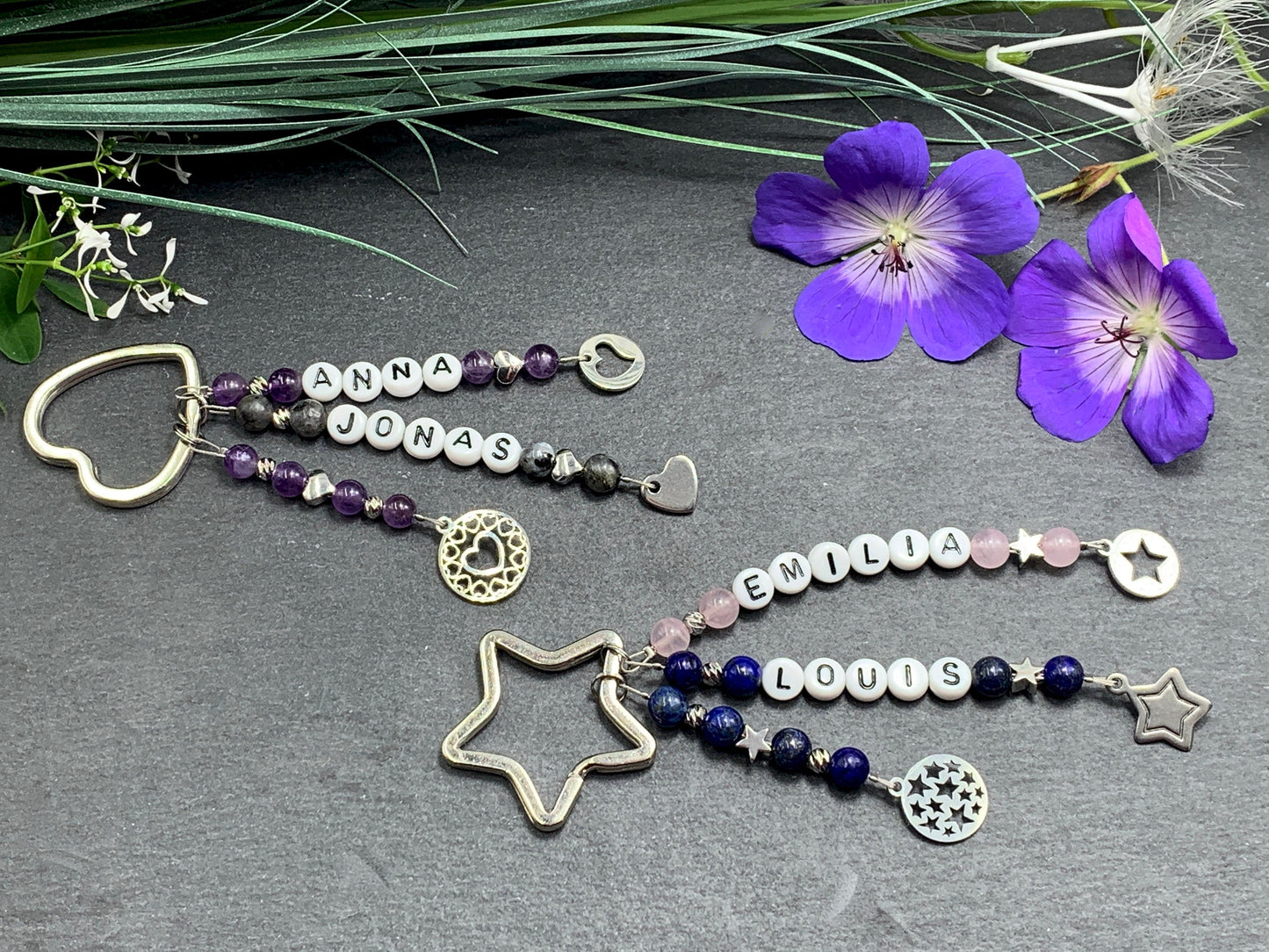 Schlüsselanhänger Perlen mit Namen Amethyst und Labradorit echte Natursteine - Geschenk Mama Geburt Familie Liebe - personalisierbar