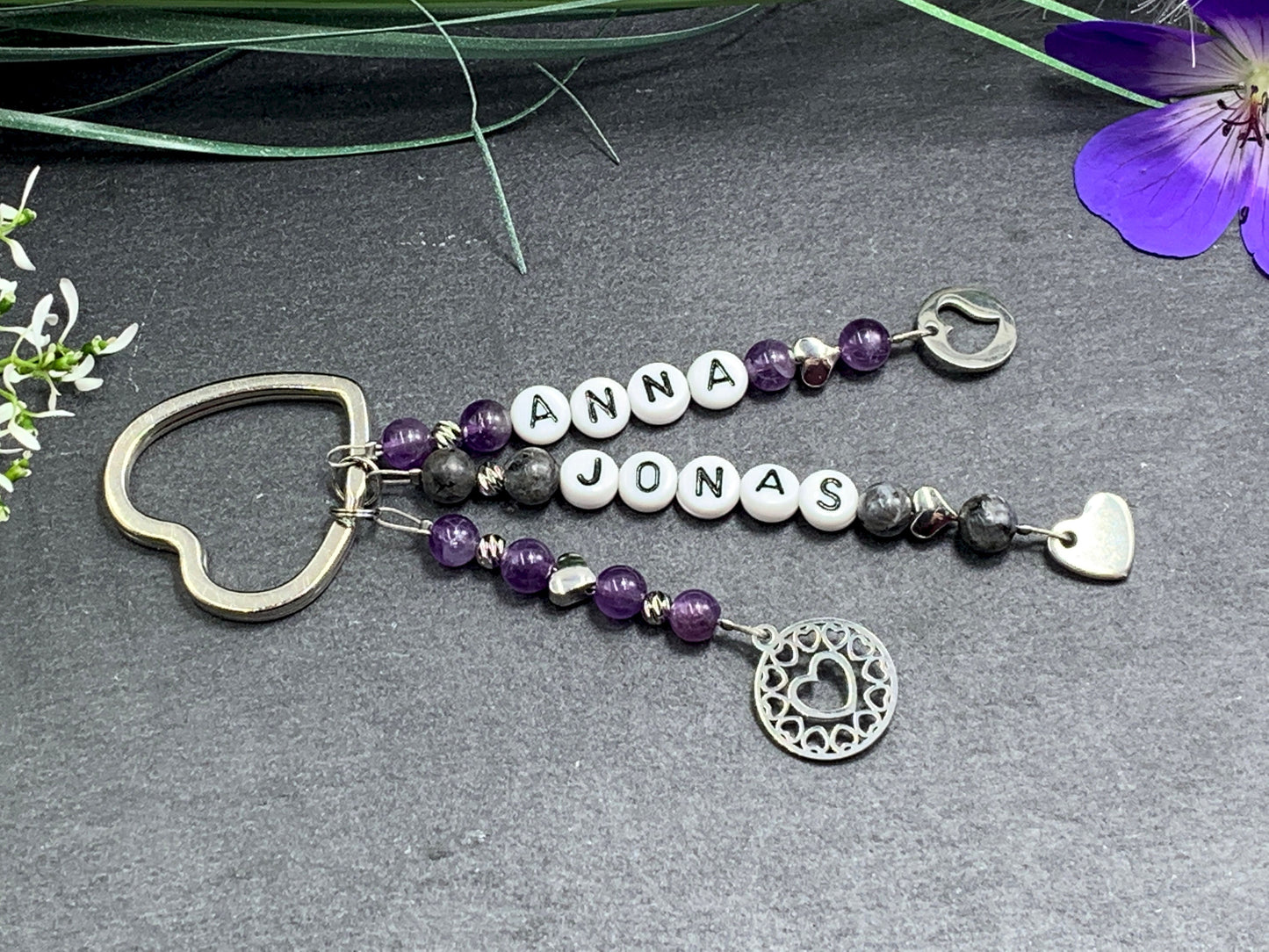 Schlüsselanhänger Perlen mit Namen Amethyst und Labradorit echte Natursteine - Geschenk Mama Geburt Familie Liebe - personalisierbar