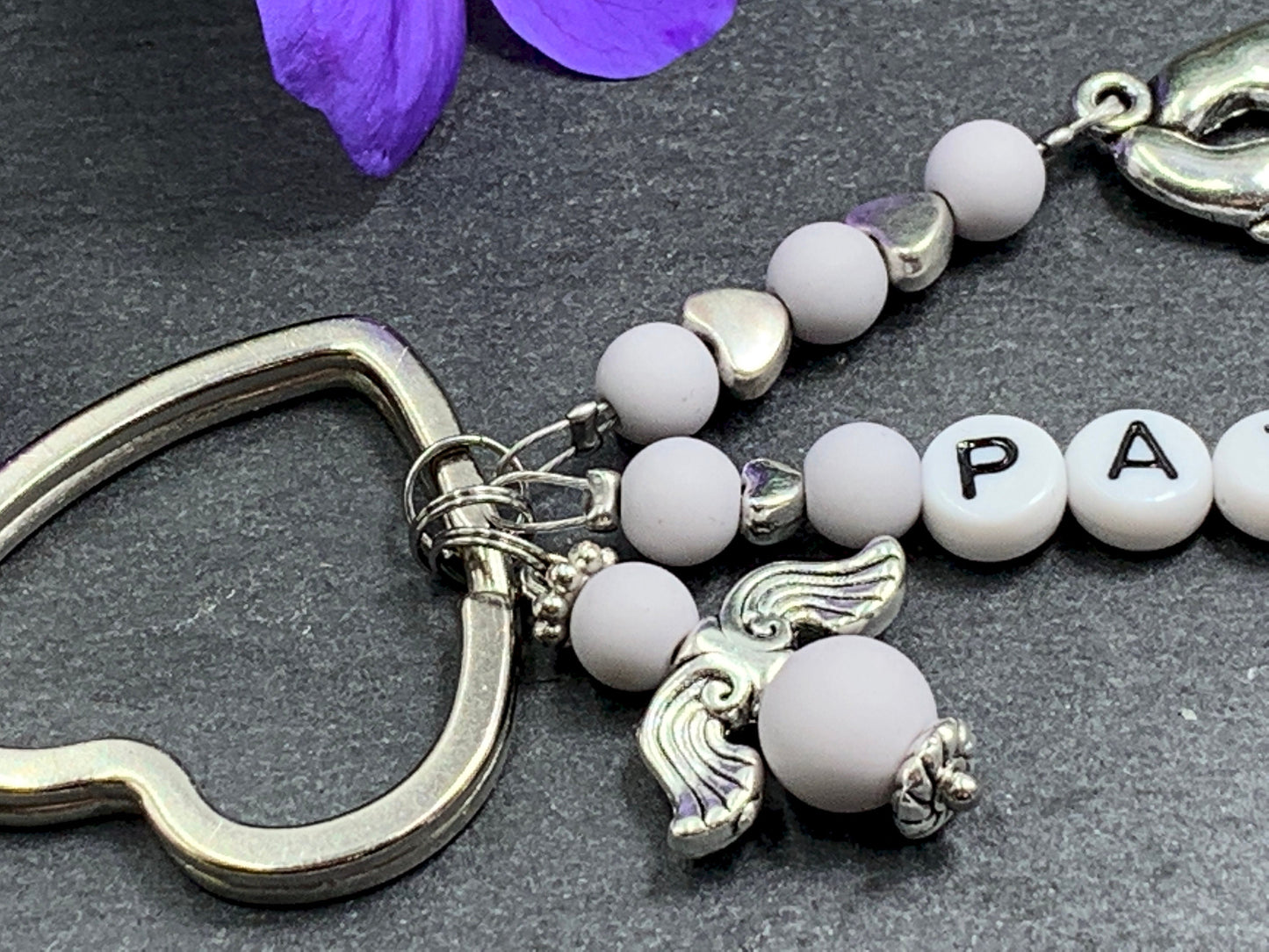 Schlüsselanhänger Patentante Grau - Acrylperlen oder Edelsteine - personalisierbar - Geschenk für Pate Taufgeschenk Patin - Wunschfarbe
