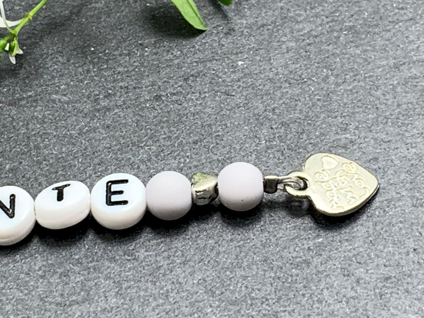 Schlüsselanhänger Patentante Grau - Acrylperlen oder Edelsteine - personalisierbar - Geschenk für Pate Taufgeschenk Patin - Wunschfarbe