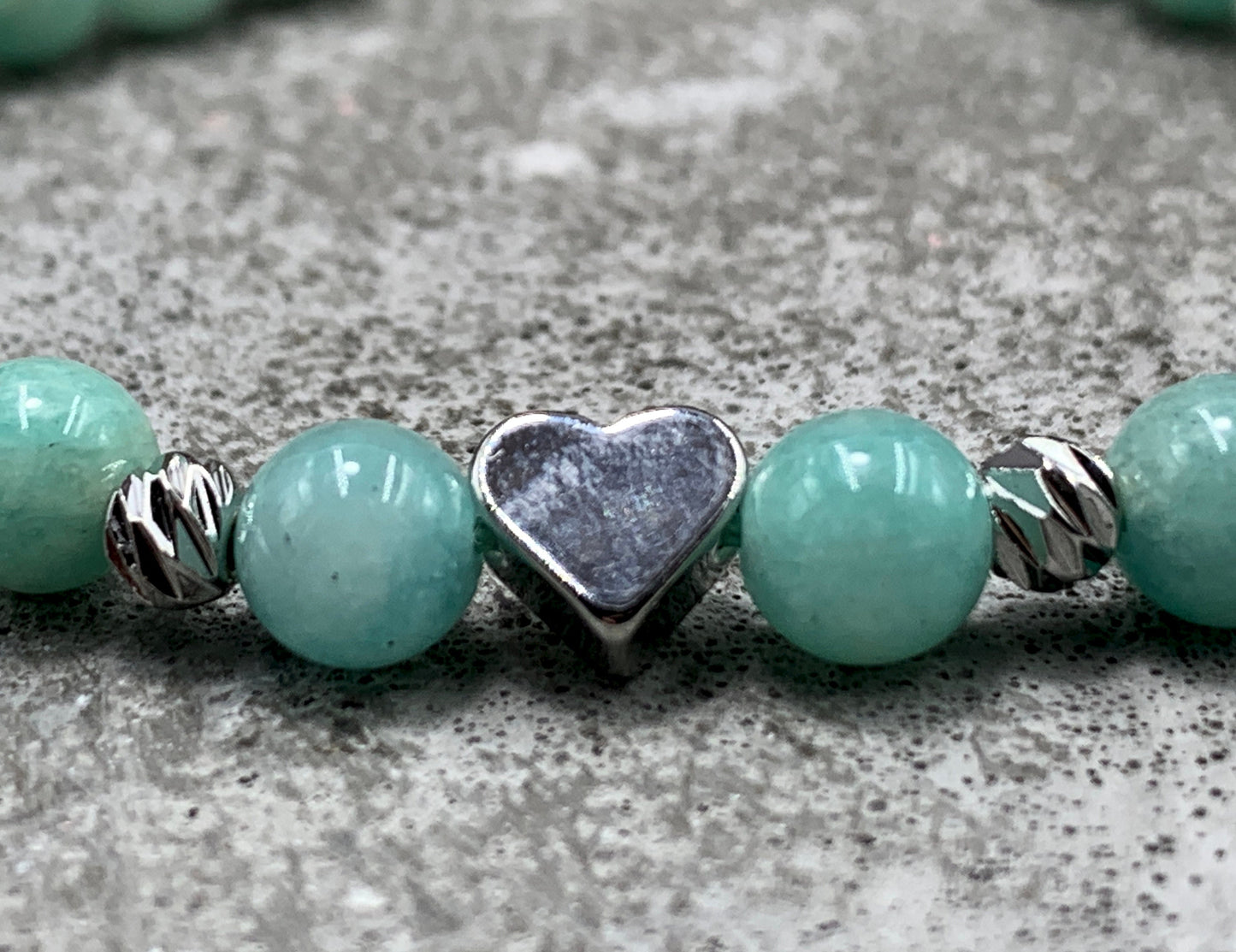 Perlenarmband Amazonit Makramee - Herz Perle echt platiniert - Glücksarmband Kommunikation Herzchakra - personalisierbar - viele Edelsteine