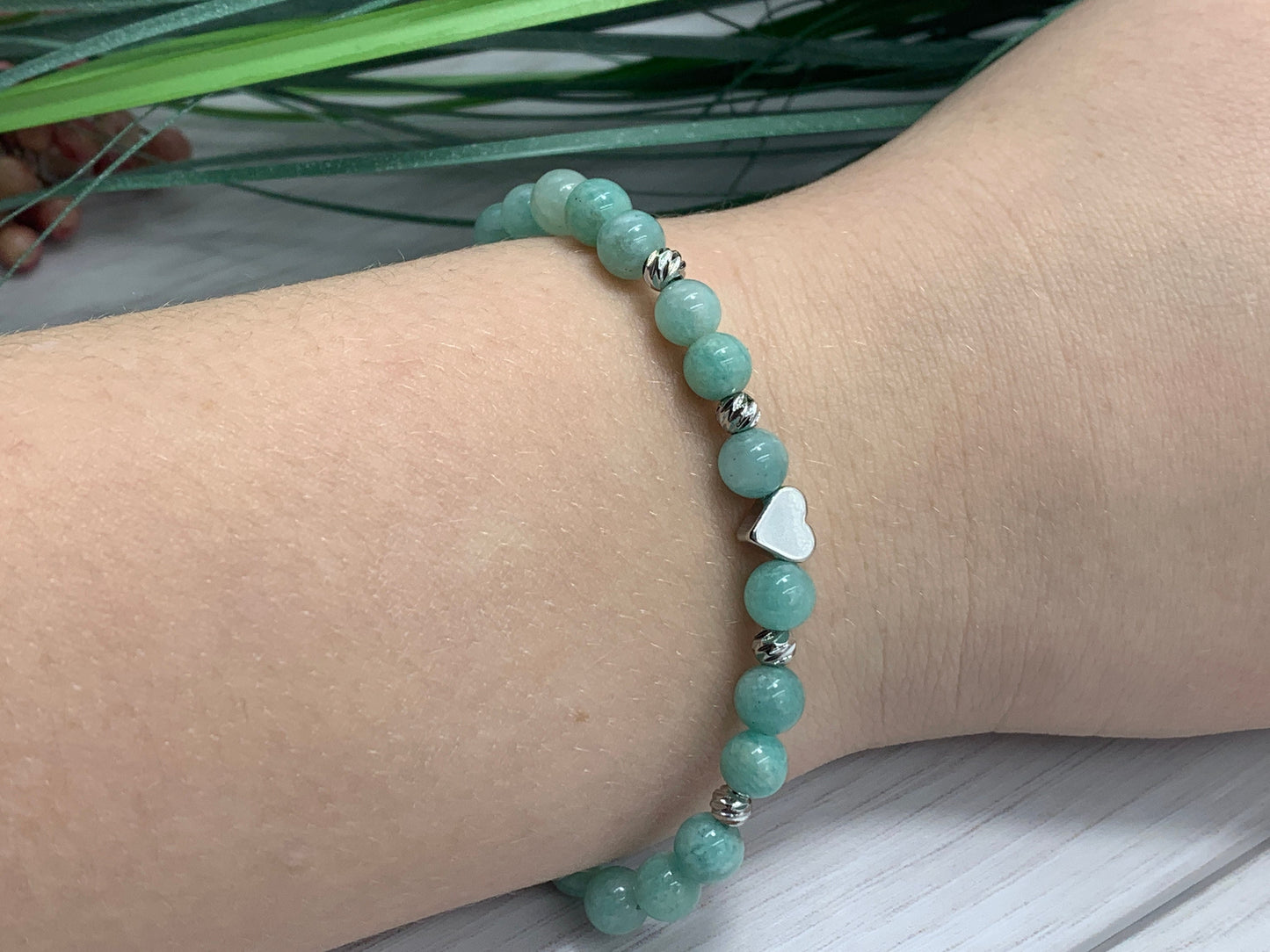 Perlenarmband Amazonit Makramee - Herz Perle echt platiniert - Glücksarmband Kommunikation Herzchakra - personalisierbar - viele Edelsteine