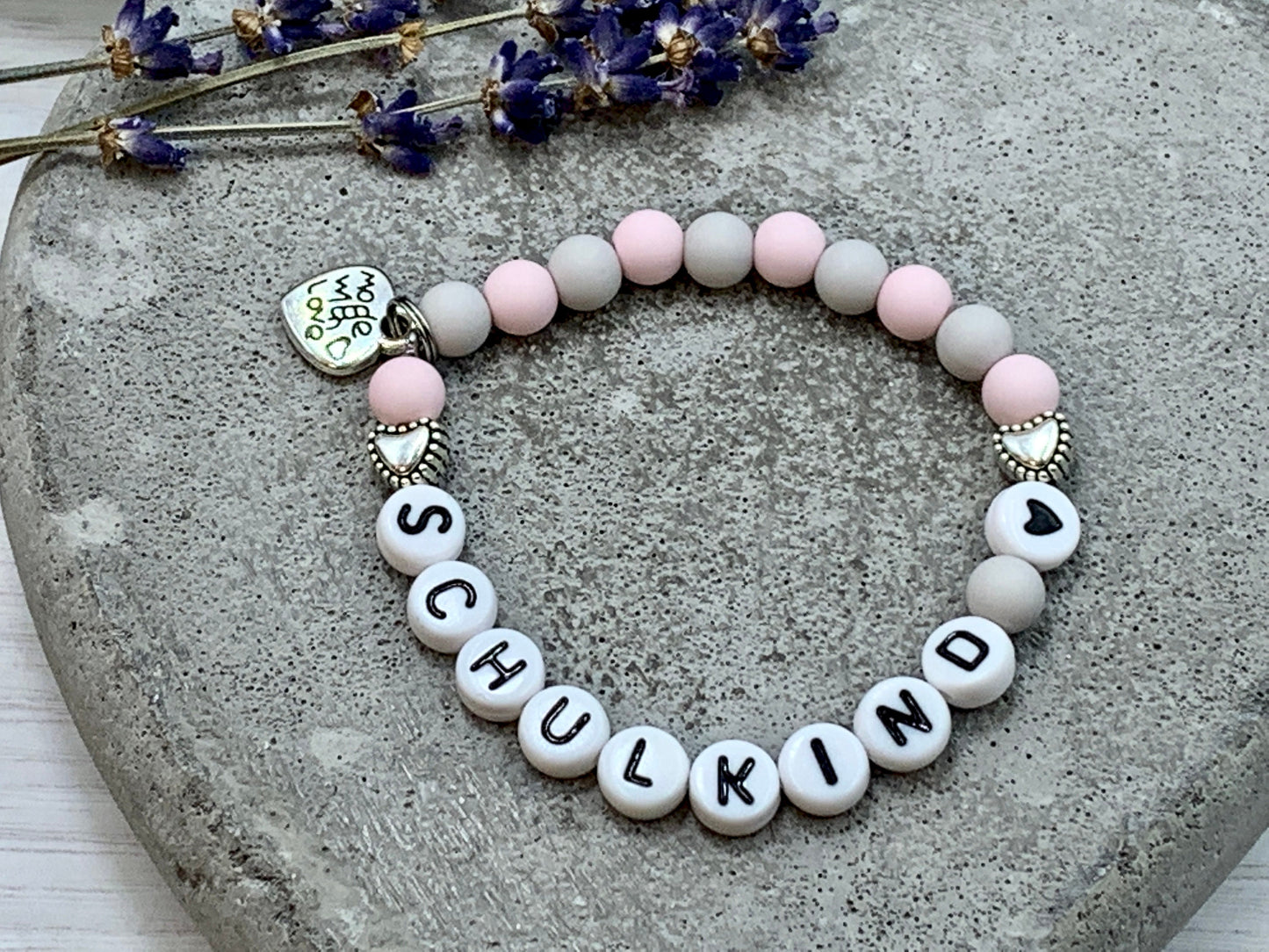 Armband Schulkind Mädchen Hellgrau Rosa Acryl - Geschenk Einschulung erster Schultag Glücksbringer Perlenarmband Mädchen - Wunschfarben