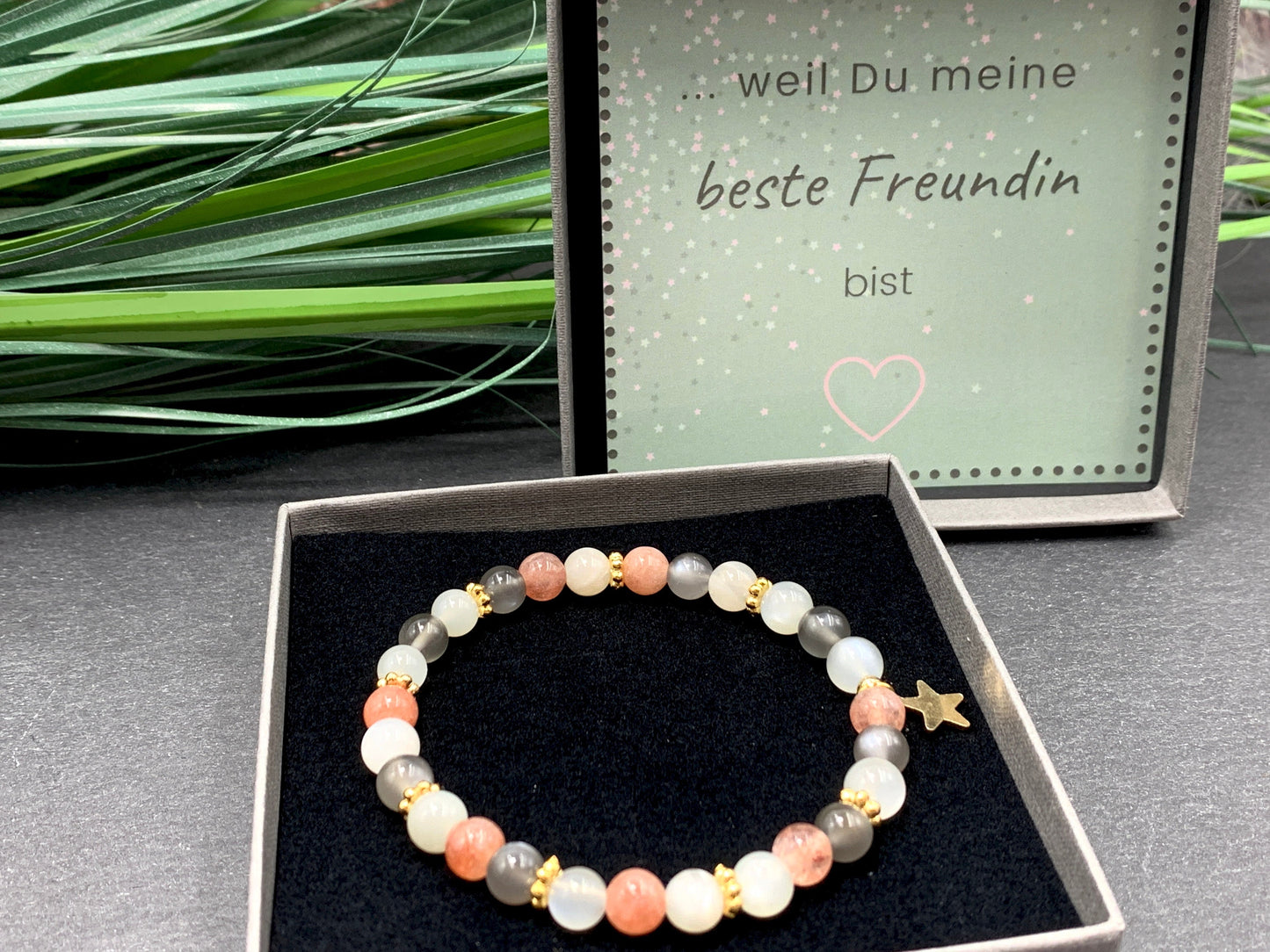 Spirituelles Perlenarmband verschiedene Mondstein Variationen -  Daisyperlen echt Vergoldet - Weiblichkeit Selbstliebe emotionale Stabilität