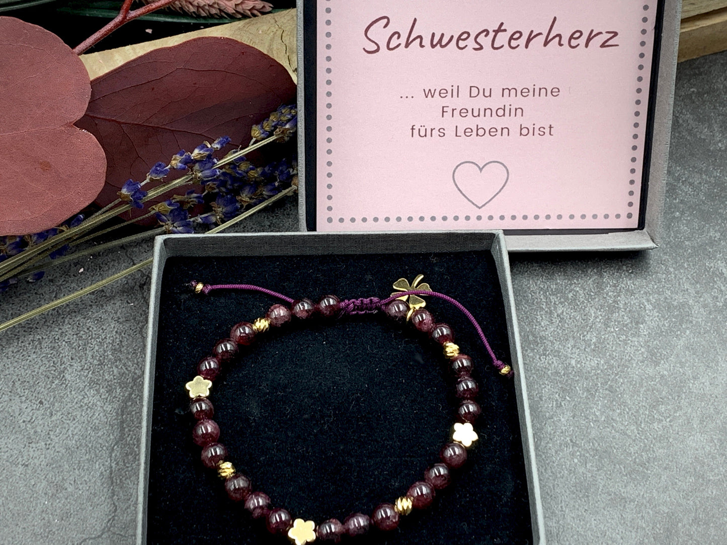 Perlenarmband Granat vergoldet - Makramee Größe einstellbar - diverse Edelsteine - Geschenk Lieblingsmensch Glück Mama Mut Kraft